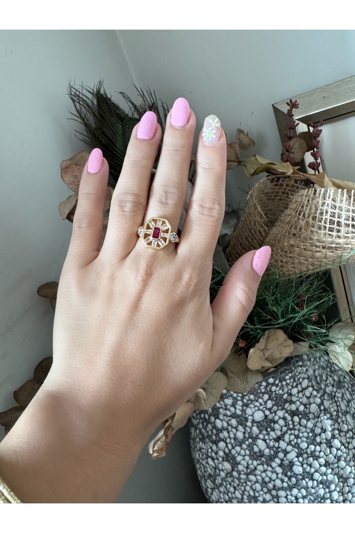 Gilia Jewelry Pembe Taşlı Serenay Yüzük