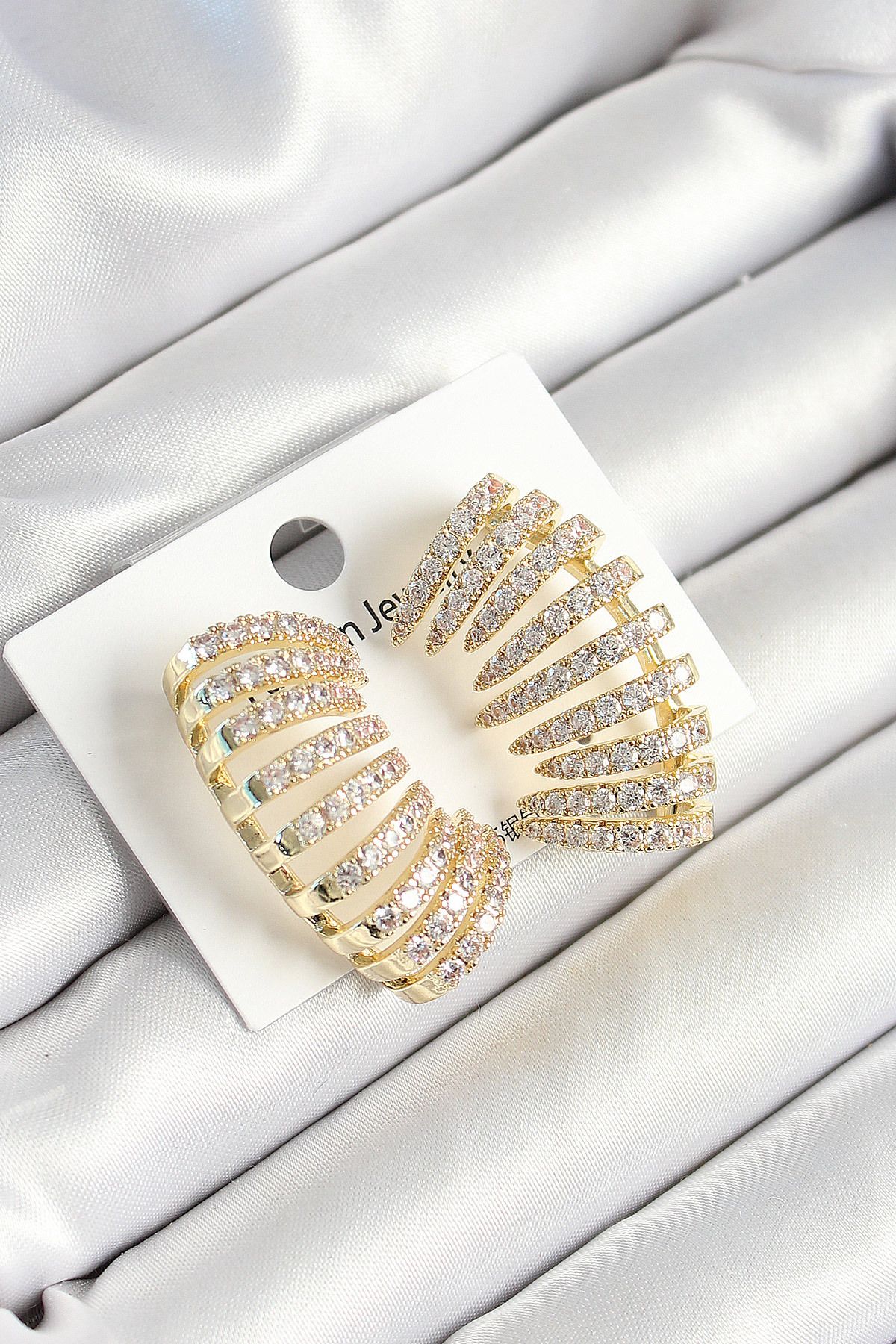 ShopZum Pirinç Zirkon Taşlı Çoklu Görünümlü Model Gold Renk Kadın Küpe