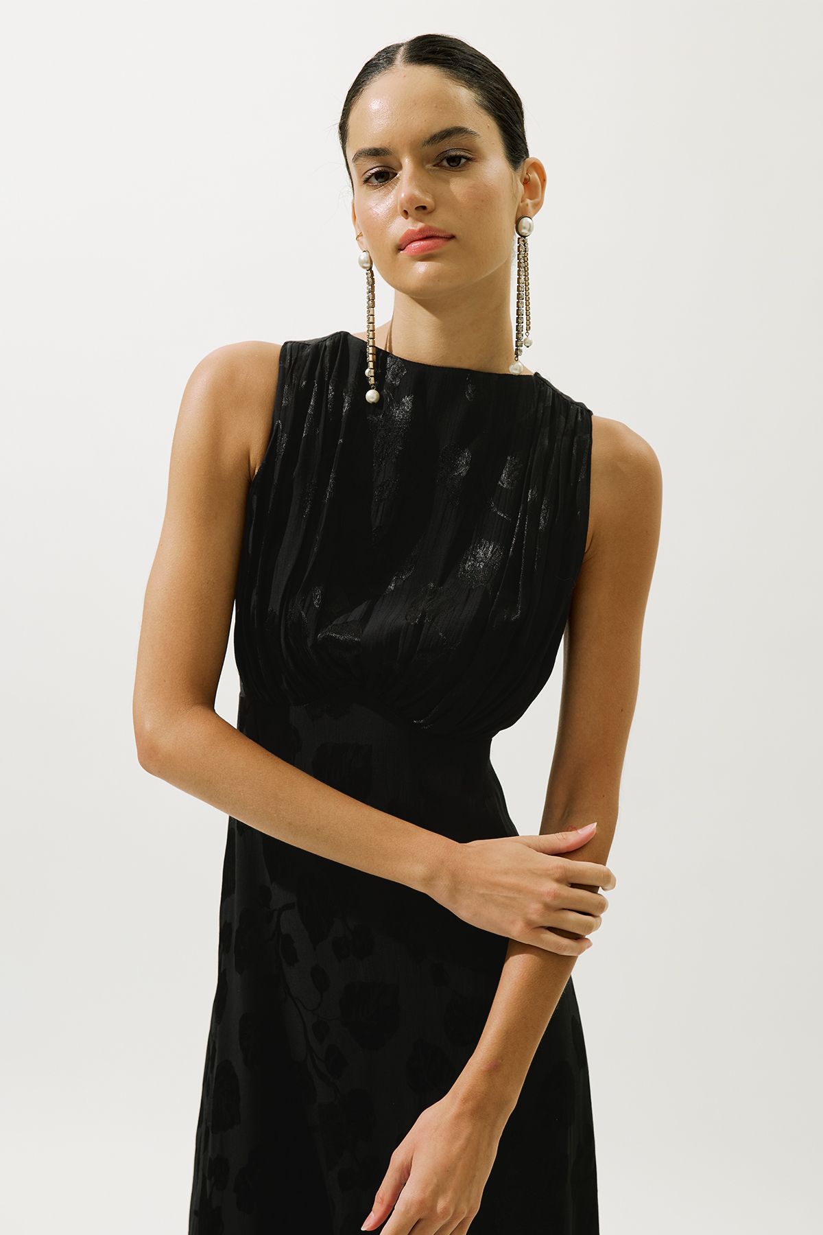 Manuka-SATIN-TRÄGER ABENDKLEID SCHWARZ 2