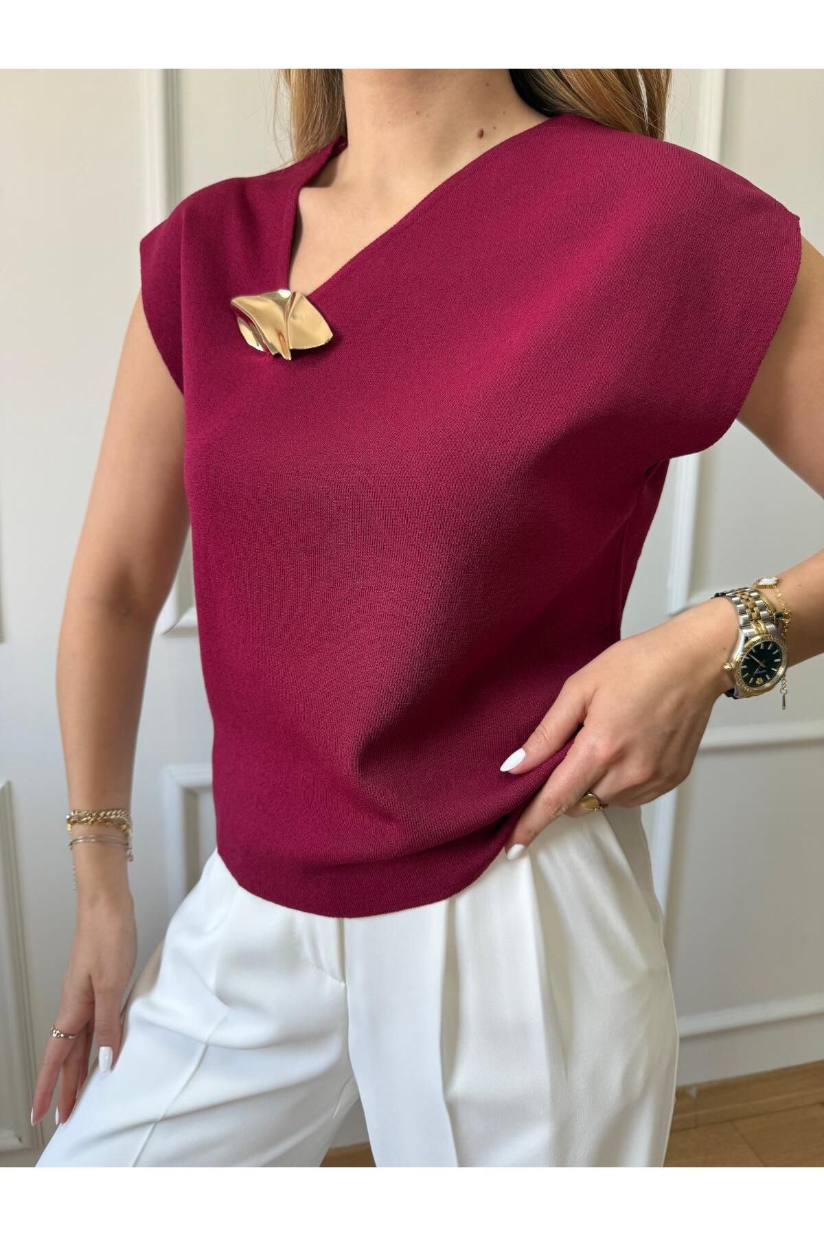 Size Özgü Bordo Ön Gold Aksesuar Detaylı Bluz