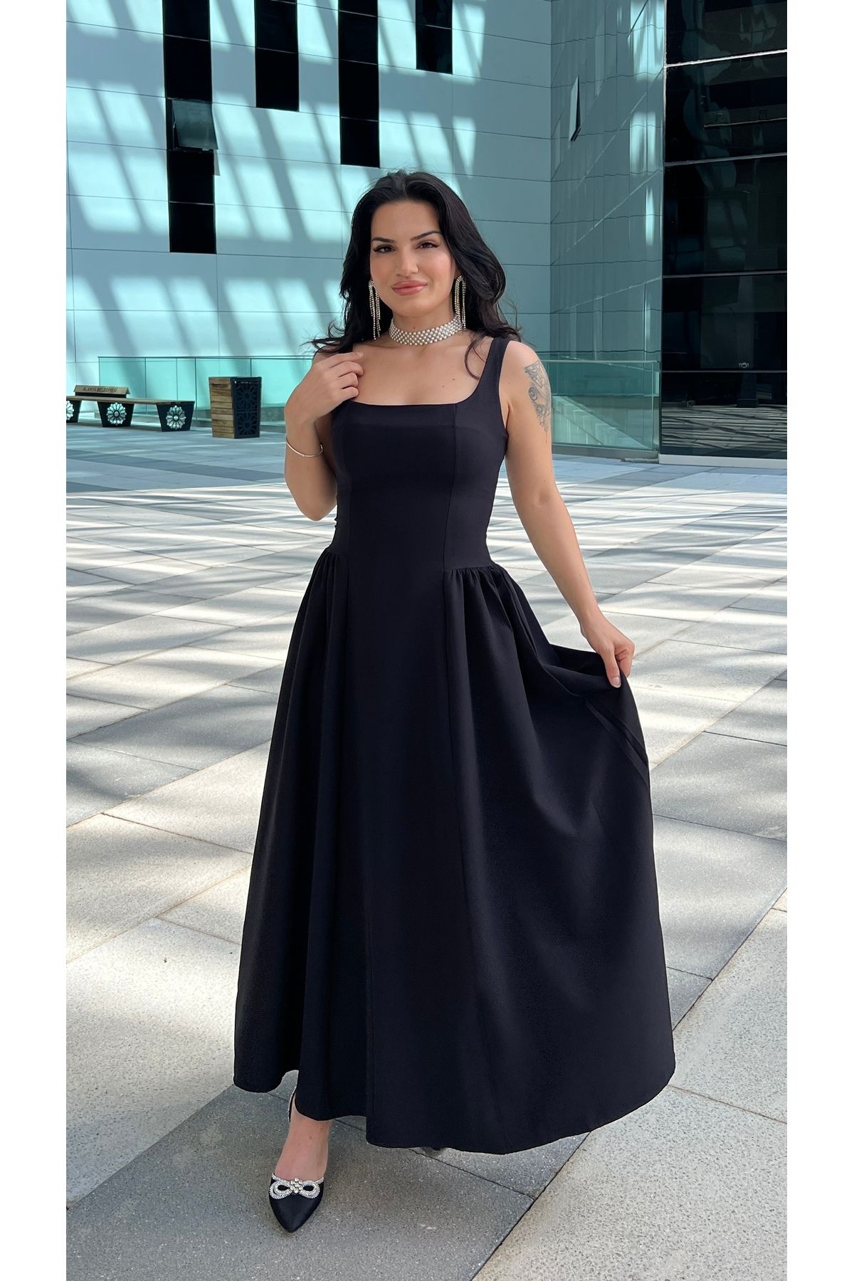 Butik SİYAH KARE YAKA ELBİSE