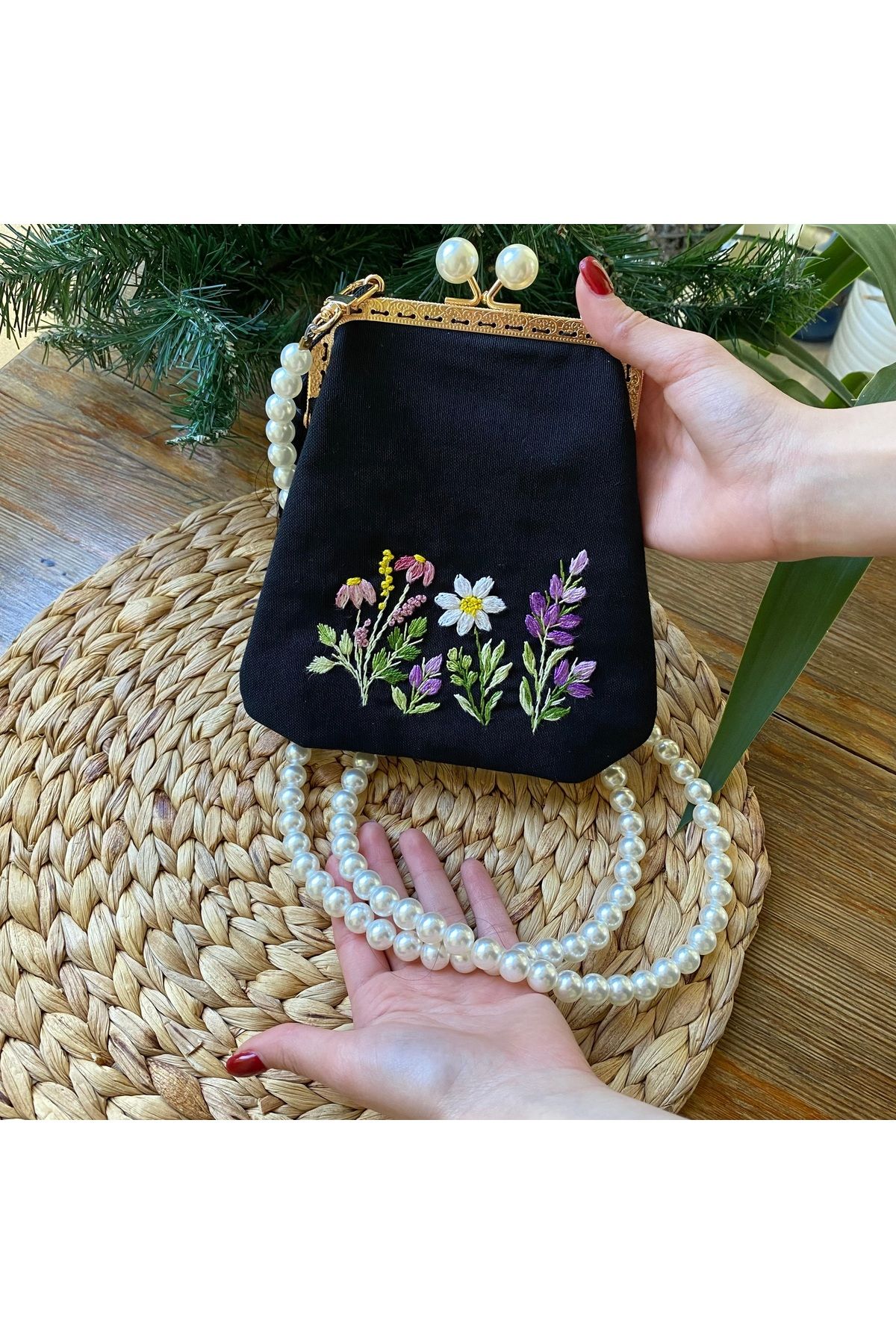 Home Siyah Keten El Işlemeli Vintage Tarzı İnci Askı detaylı Çanta. 18x18 Ölçülerinde . %100 El Emeği