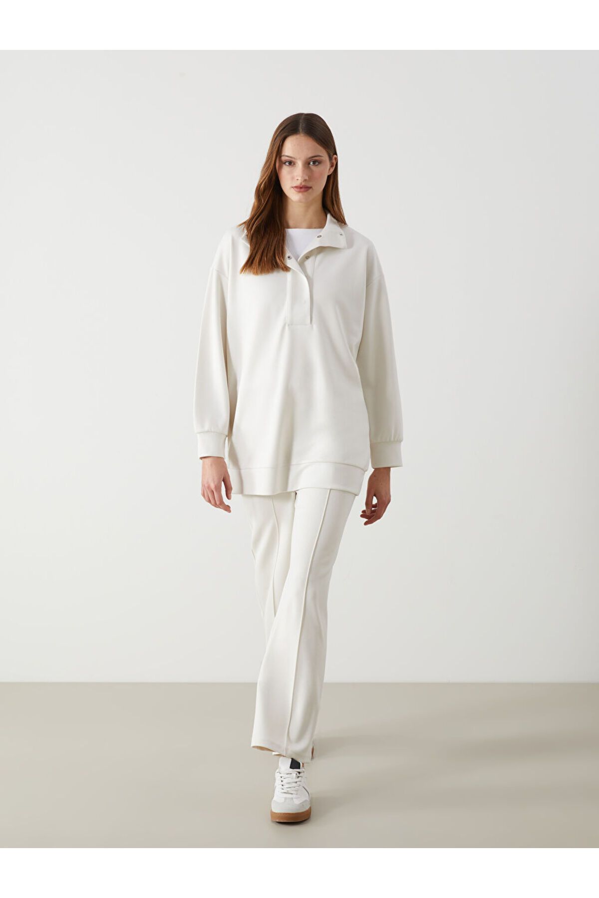 LC Waikiki LCW Modest Bej Beli Lastikli Geniş Paça Kadın Eşofman Altı S5H625Z8NVY25