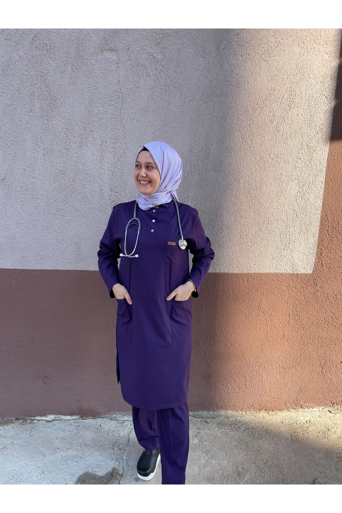 haceryılmaz Mürdüm soft licralı 100 cm doktor hemşire forması scrrubs