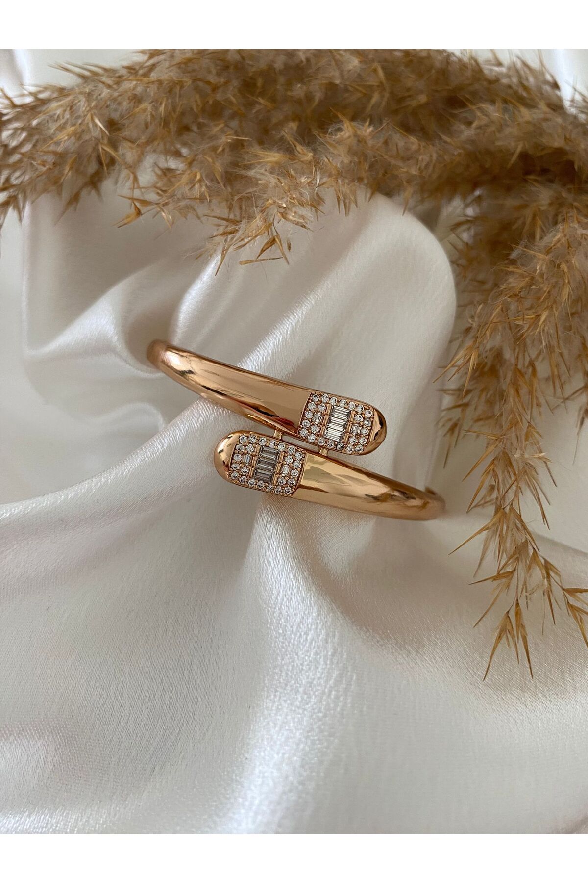 XUPING JEWELRY Zirkon Detay Xupıng Çelik Kelepçe