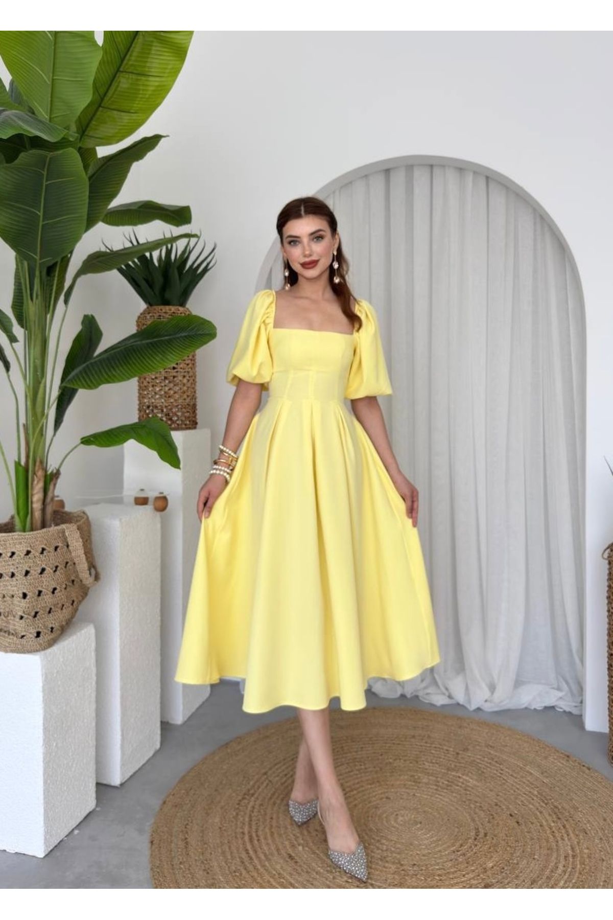 Afiş Butik Sarı Balon Kol Piliseli Midi Elbise
