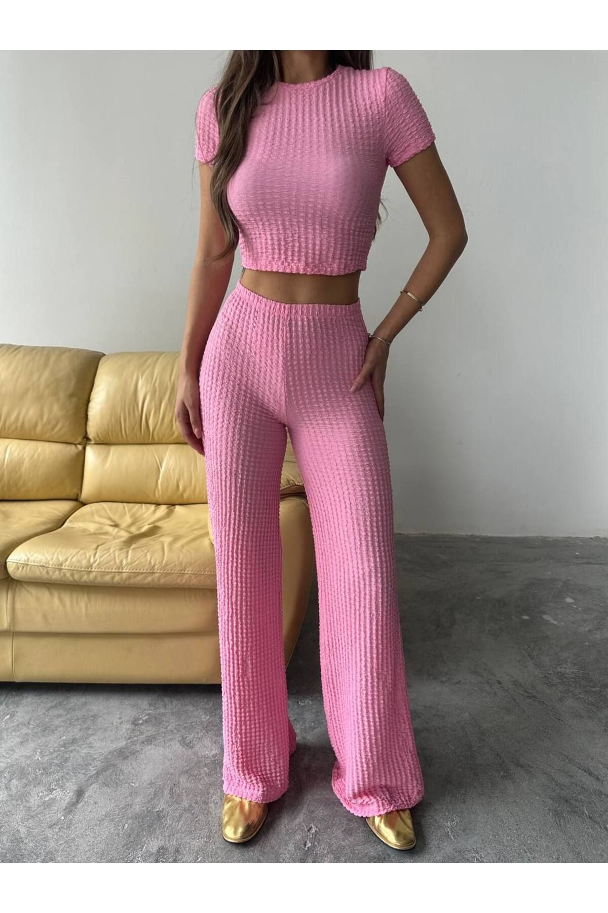 BE CHİC KADIN YÜKSEK BEL ESNEK BOL PAÇA PANTOLON VE BİSİKLET YAKA CROP 2'Lİ TAKIM TKM1000