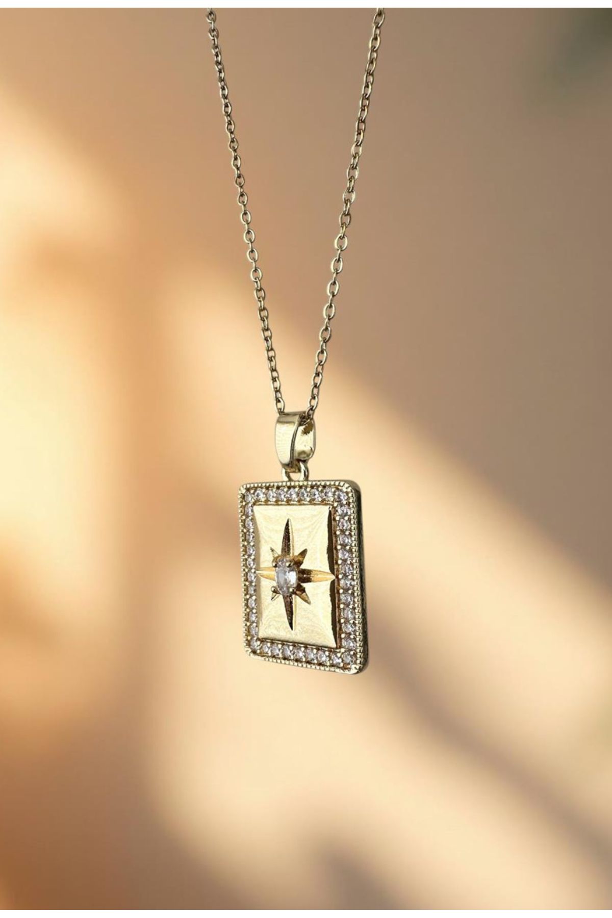 HND collection Gold Renkli Dikdörtgen Yıldız Figürlü Kolye – Zirkon Taşlı Zarif Tasarım