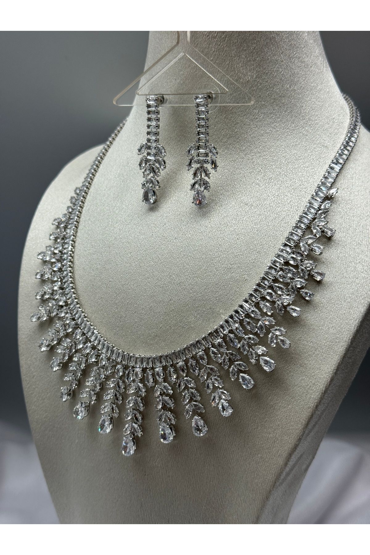 HADRA ACCESSORİES Yüksek Kaliteli Yarprak Model Su Yolu Abiye Kolye Küpe Seti Gelin Takı Seti Nişan Seti Düğün Seti