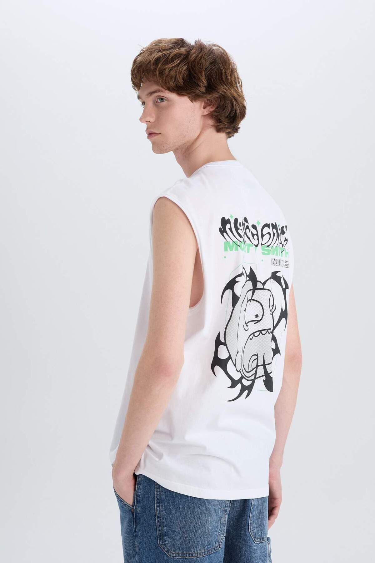 DeFacto %100 Pamuk Rick and Morty Boxy Fit Sırt Baskılı Bisiklet Yaka Atlet E3280AX25SM
