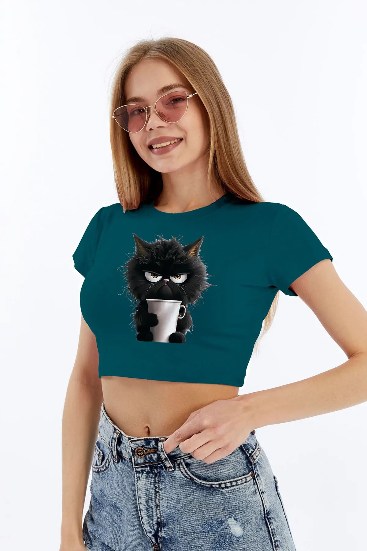MYFORA Kızgın Kedi Baskılı Crop Kadın Tişört | %100 Viskon
