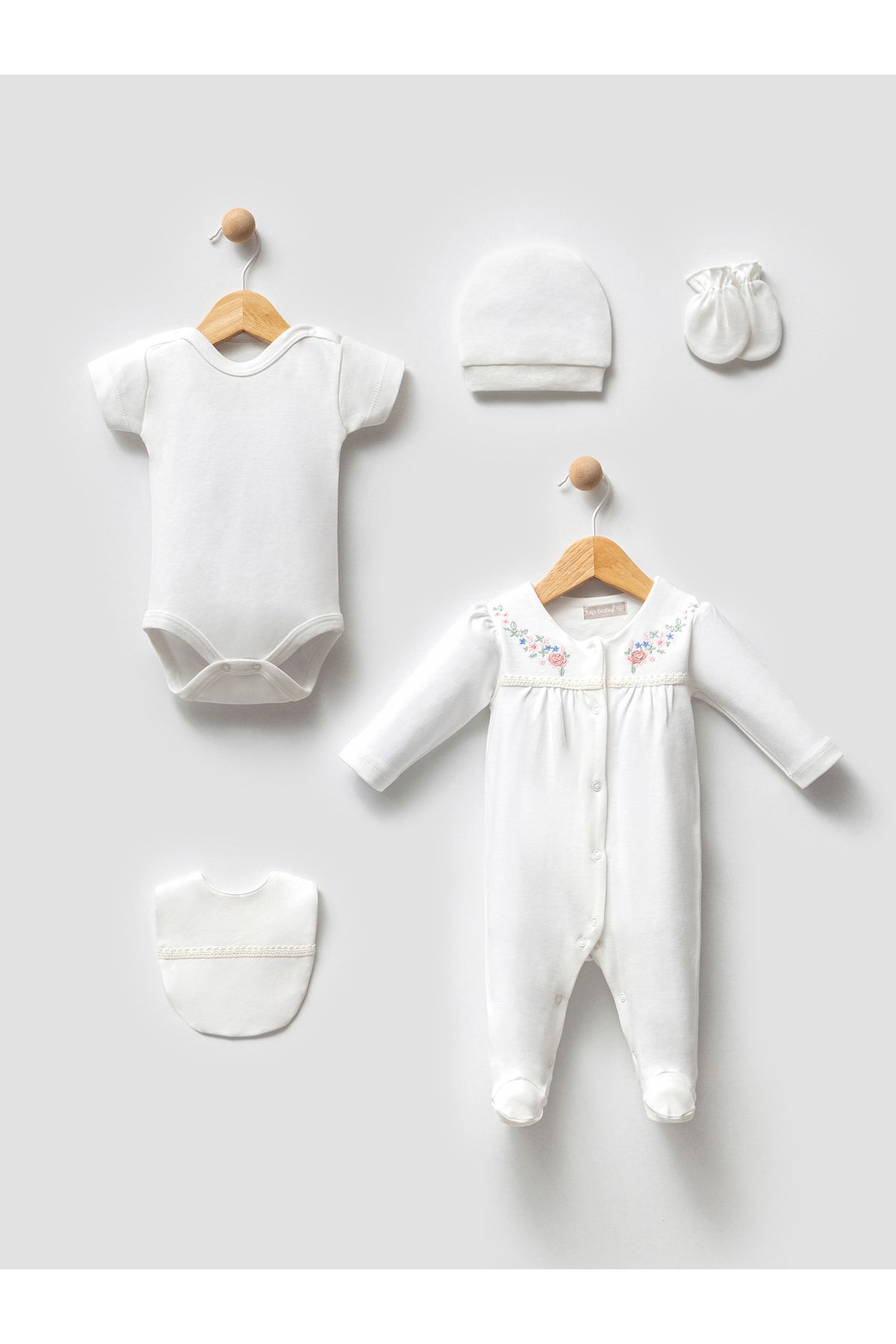 Bip Baby Çiçekli ve Dantelli Beşli Hastane Çıkış Seti