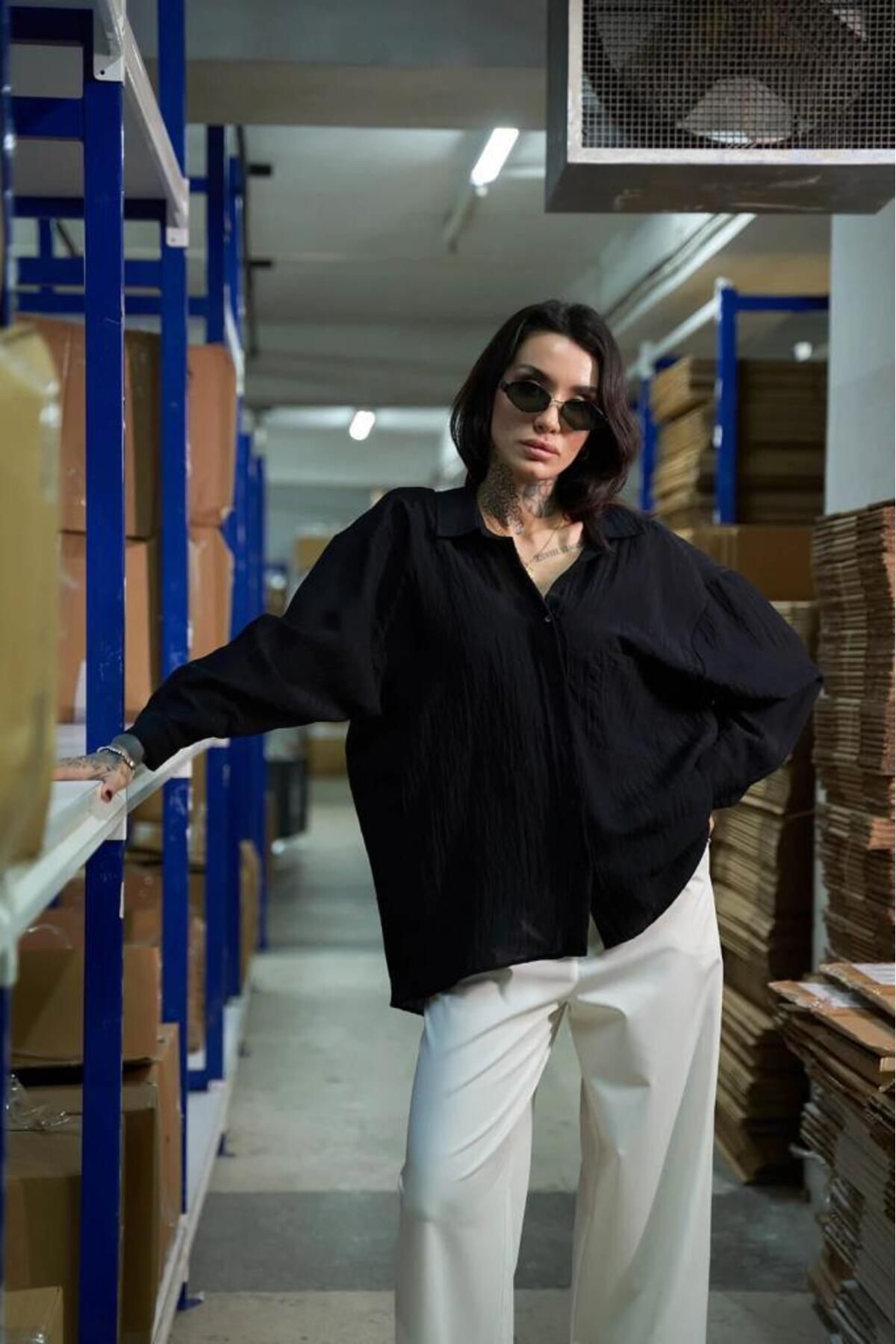 Lefon Kadın Tek Cepli V Yaka Standart Beden Oversize Gömlek 080617