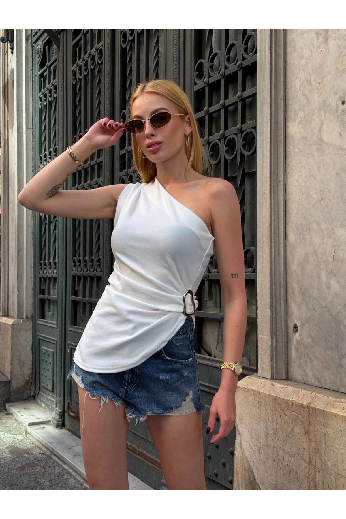 Zechka Toka Detay Tek Omuz Bluz Beyaz