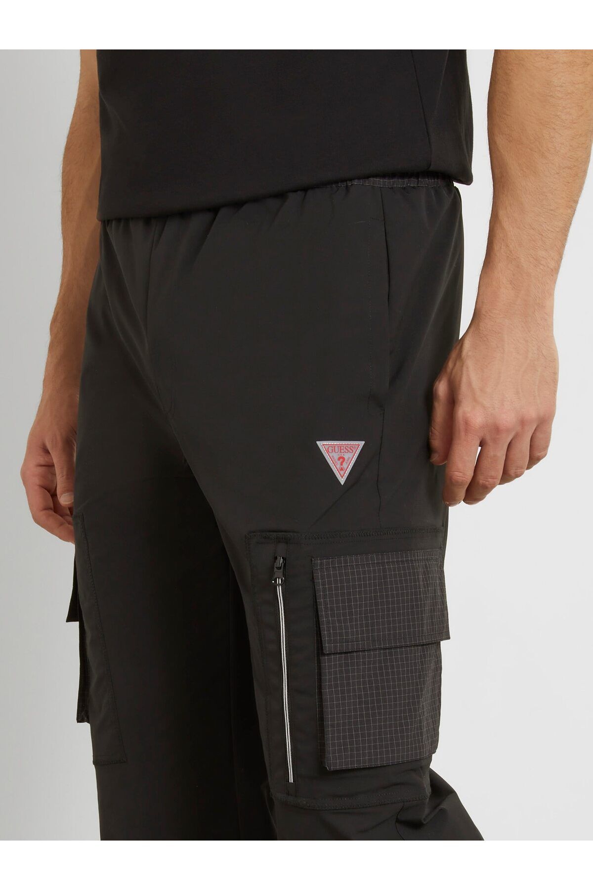 Guess-Zubin Men's Active Regular Fit Sweatpants 4