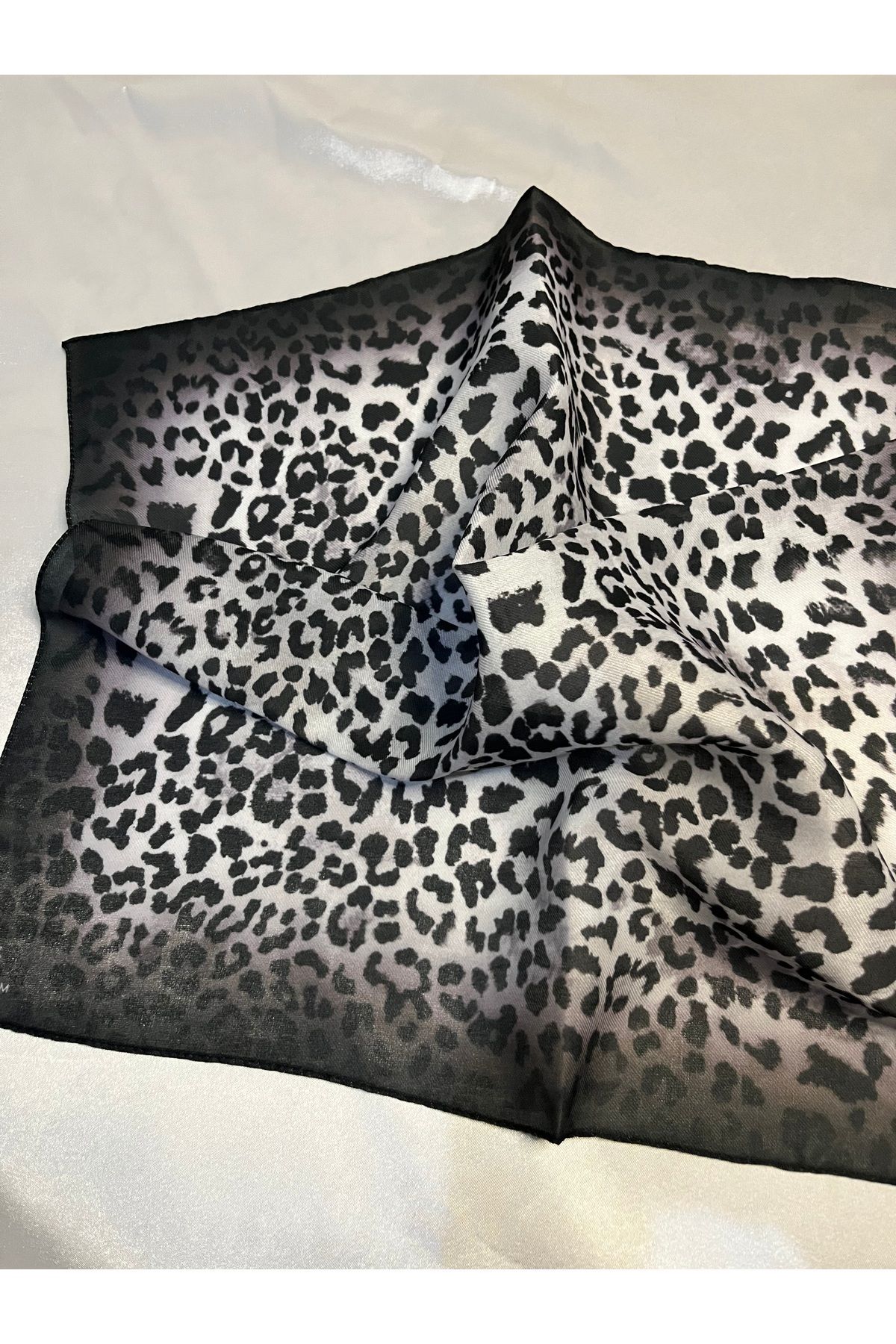 Fam&Co Jewelry Leopar Desenli Kadın Soft Fular | Şık ve Modern Aksesuar