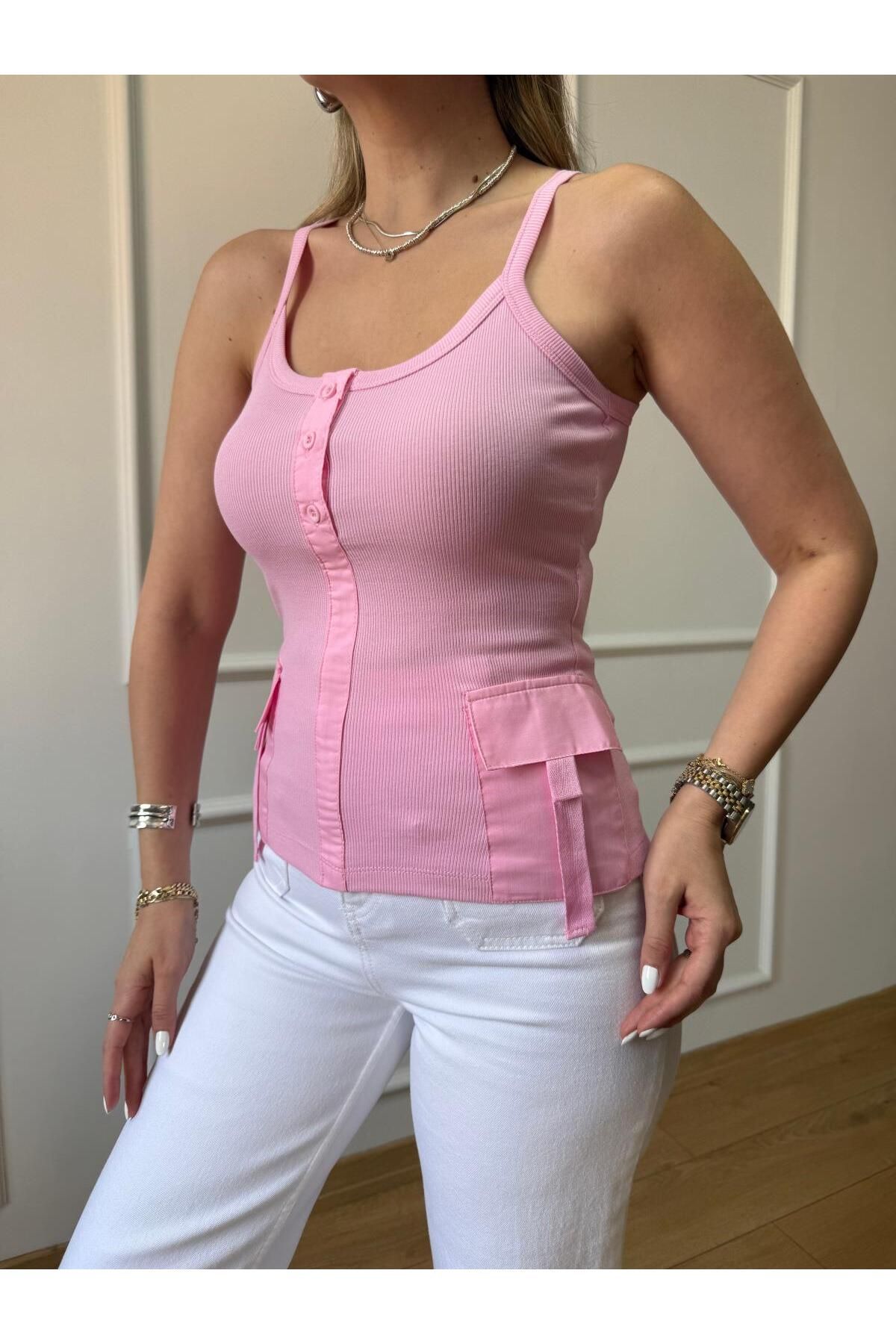 Size Özgü Pembe Cep Detaylı Askılı Bluz