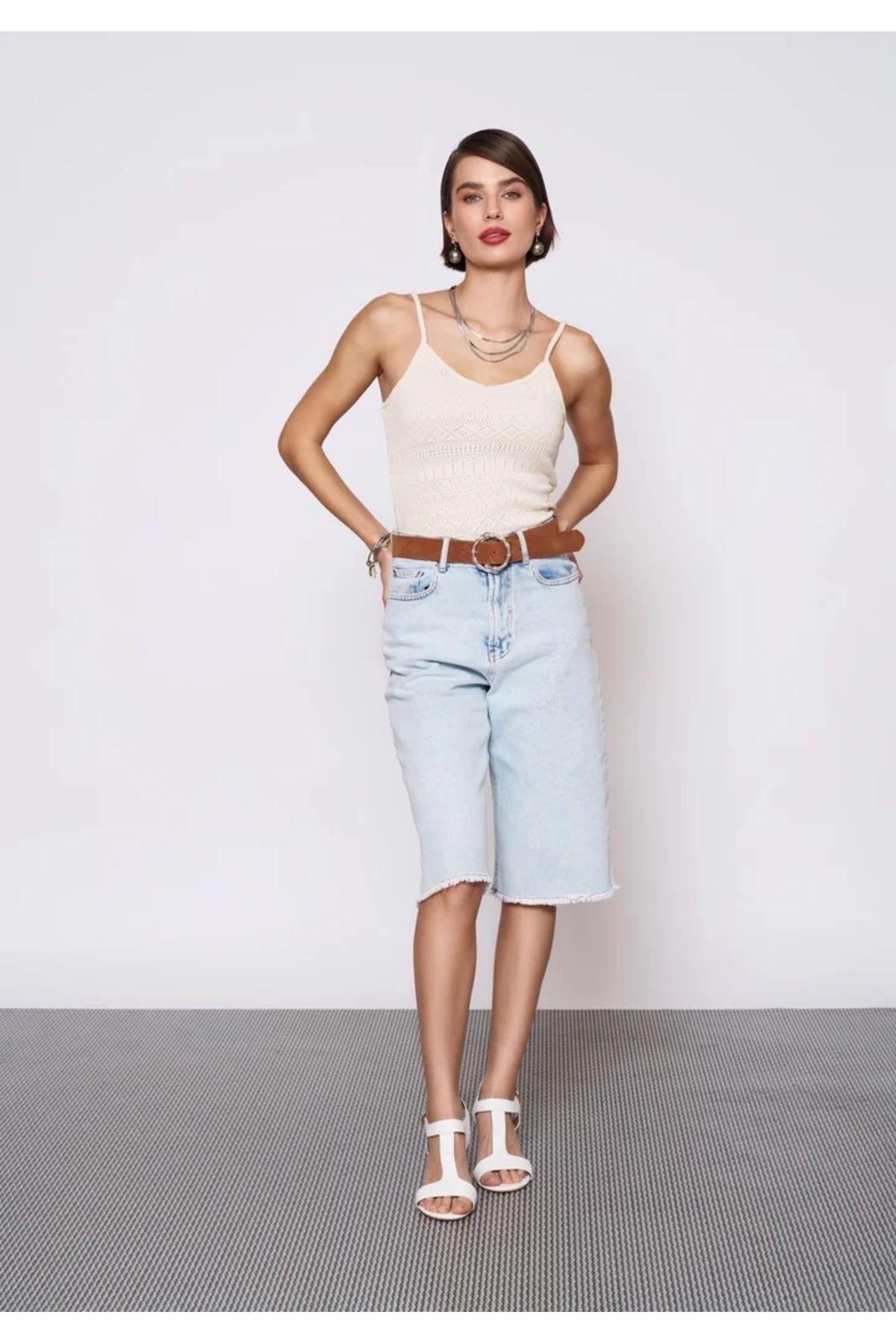 EUROFASHION Delikli İnce Motifli Ekru Top
