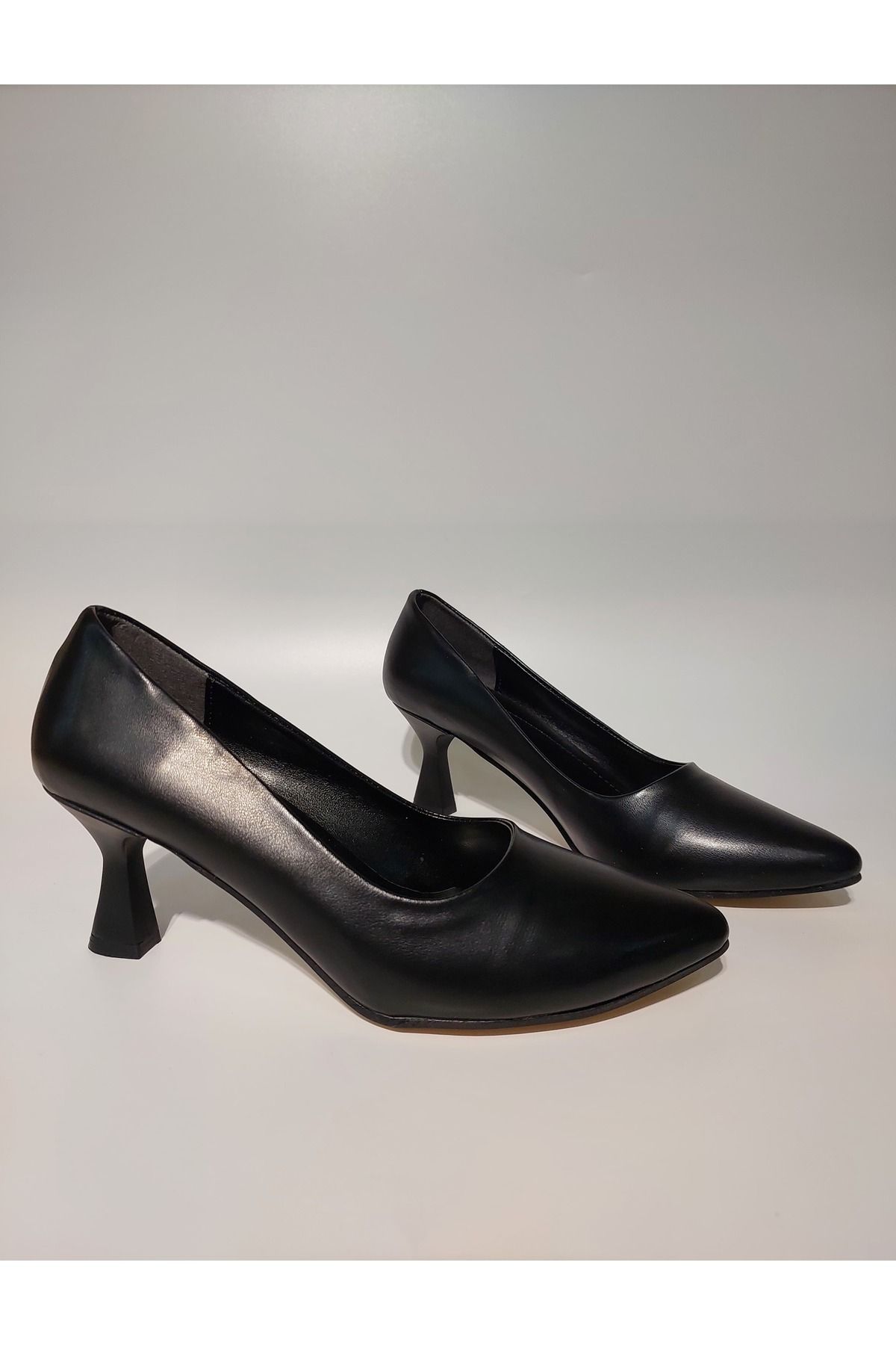 Metro Ayakkabı siyah klasik kadeh topuk stiletto