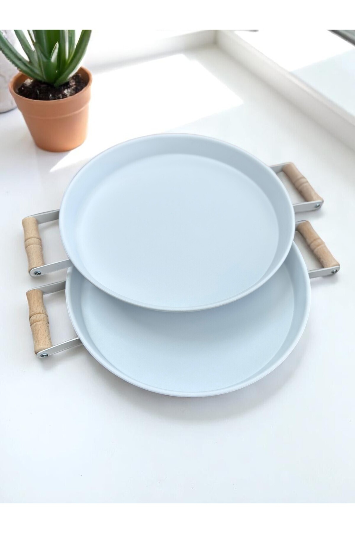 hemlife-Set of 2 (30/30 cm) Metal Tray with Wooden Handle Tea Tray Coffee Tray Presentation Tray Set 8
