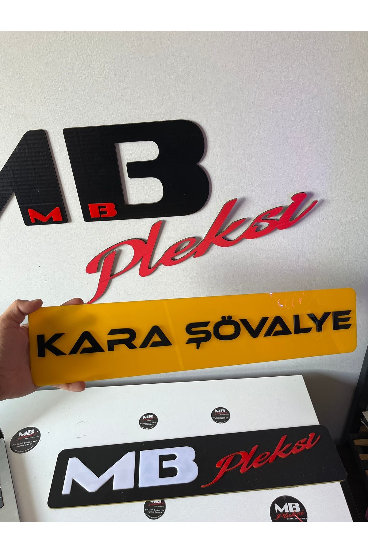 MB SARI PLEKSİ DEKOR PLAKA