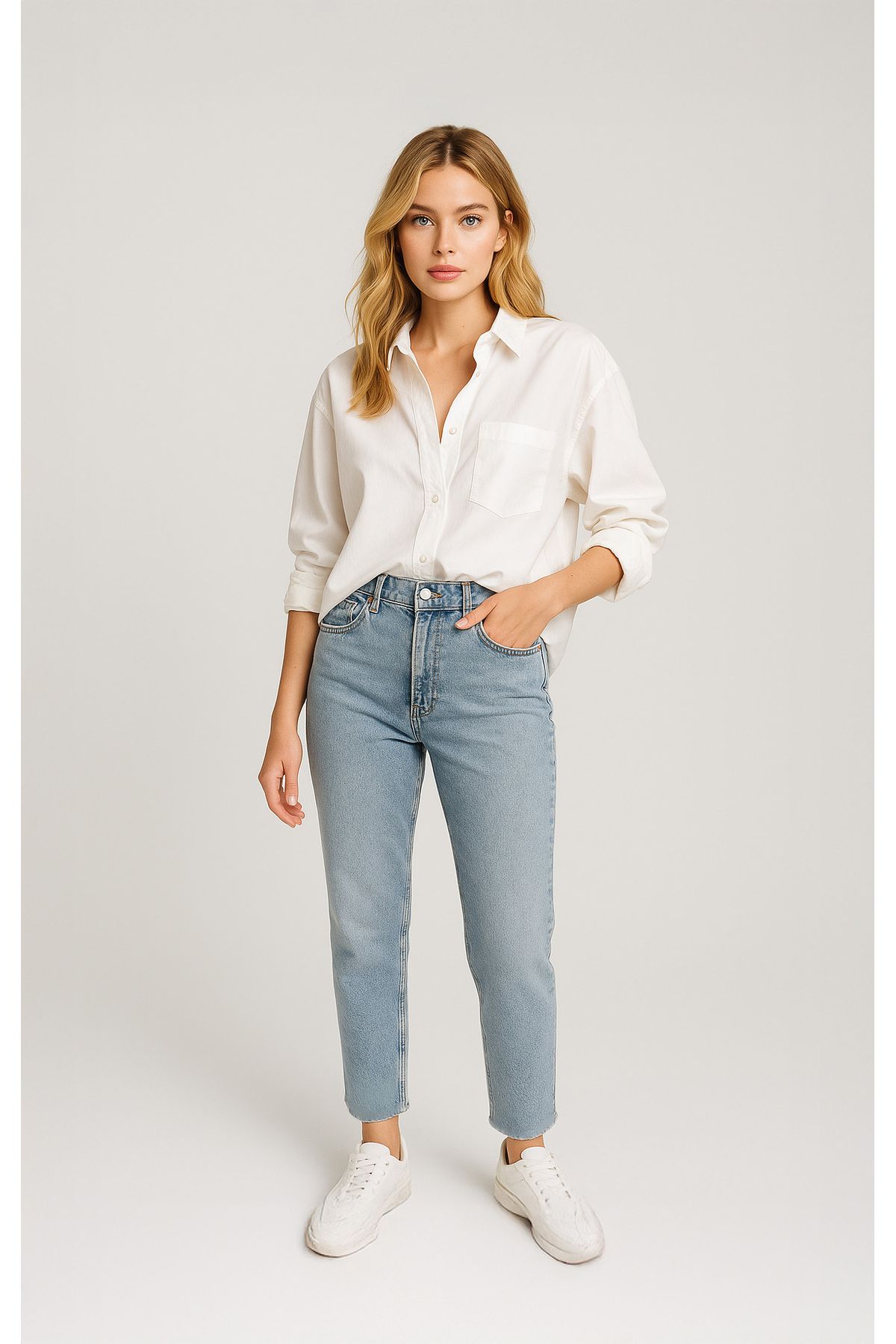 Mizalle Kesik Paça Mom Fit Kar Mavi Denim Pantolon