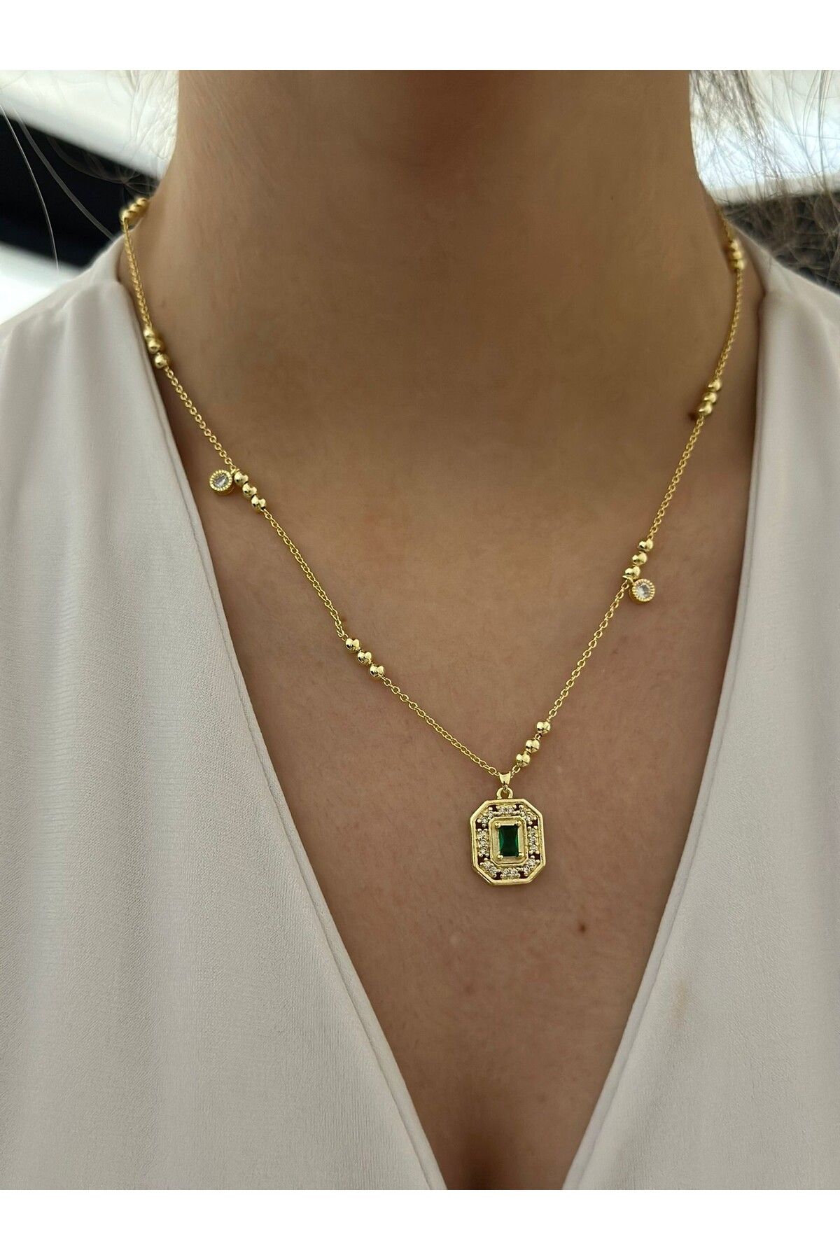 MyladyAccessoriess Yeşil Baget Taş Ve Topçuk Detay Çelik Kolye