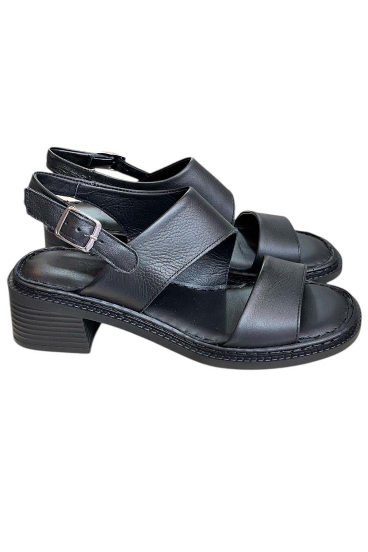 TUFAN SHOES Siyah Hakiki Deri Kalın Bant Puf Taban Topuklu Sandalet