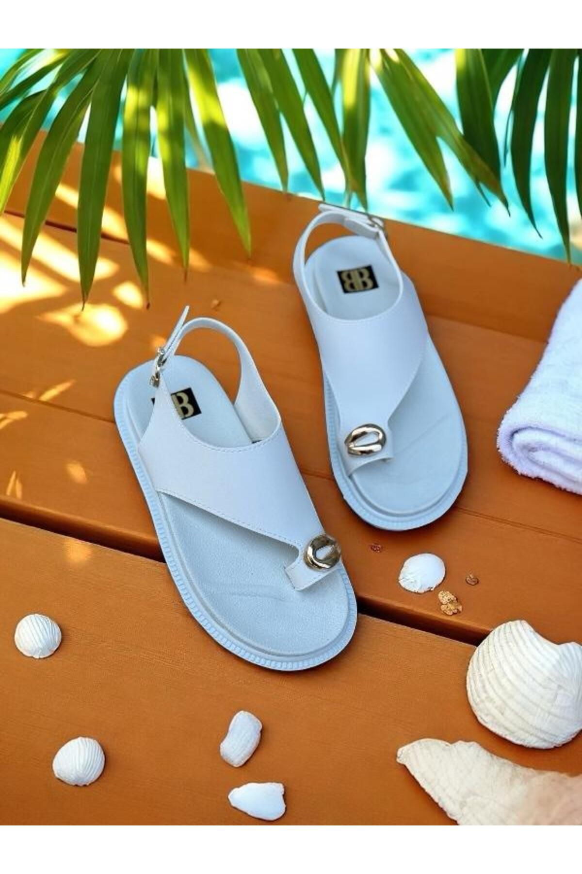 yezy shoes Beyaz Parmak Arası Kararmaz Yüzük Detaylı Kadın Sandalet