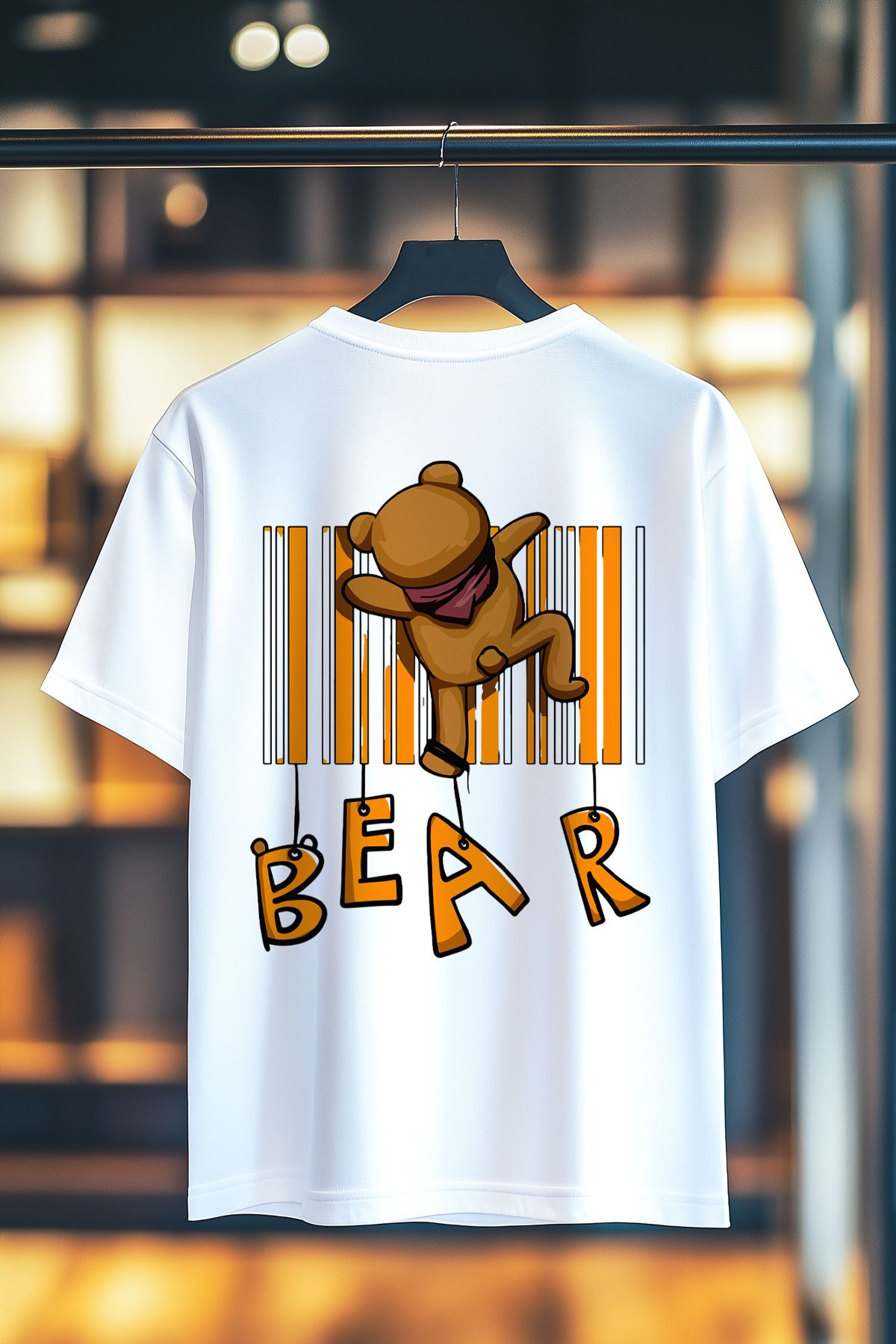 BookOrBook Bear Climbing %100 Pamuk Premium Kalite Sırt Baskılı T-Shirt
