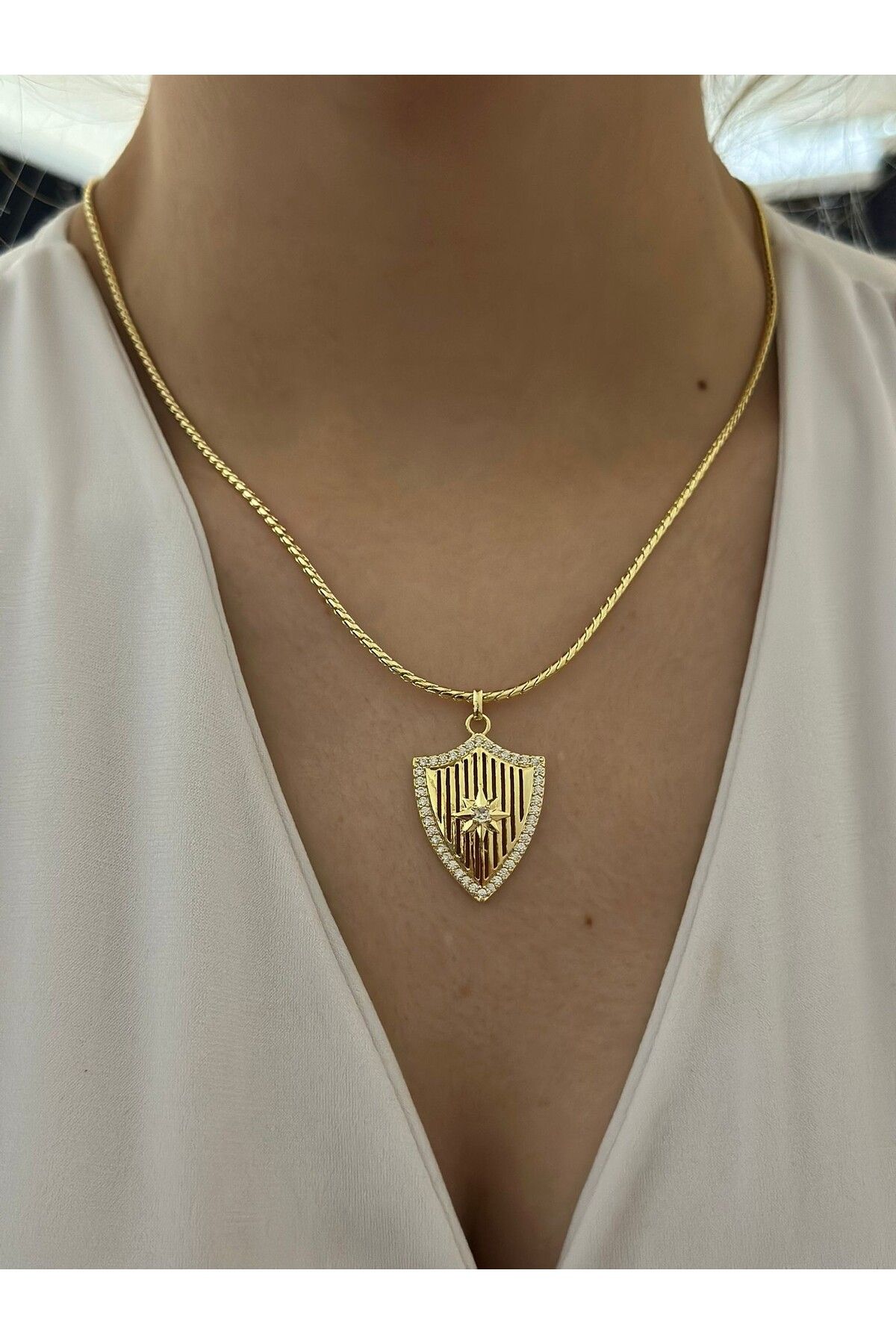MyladyAccessoriess Zirkon Taş Detay Kutup Yıldızı Çelik Kolye