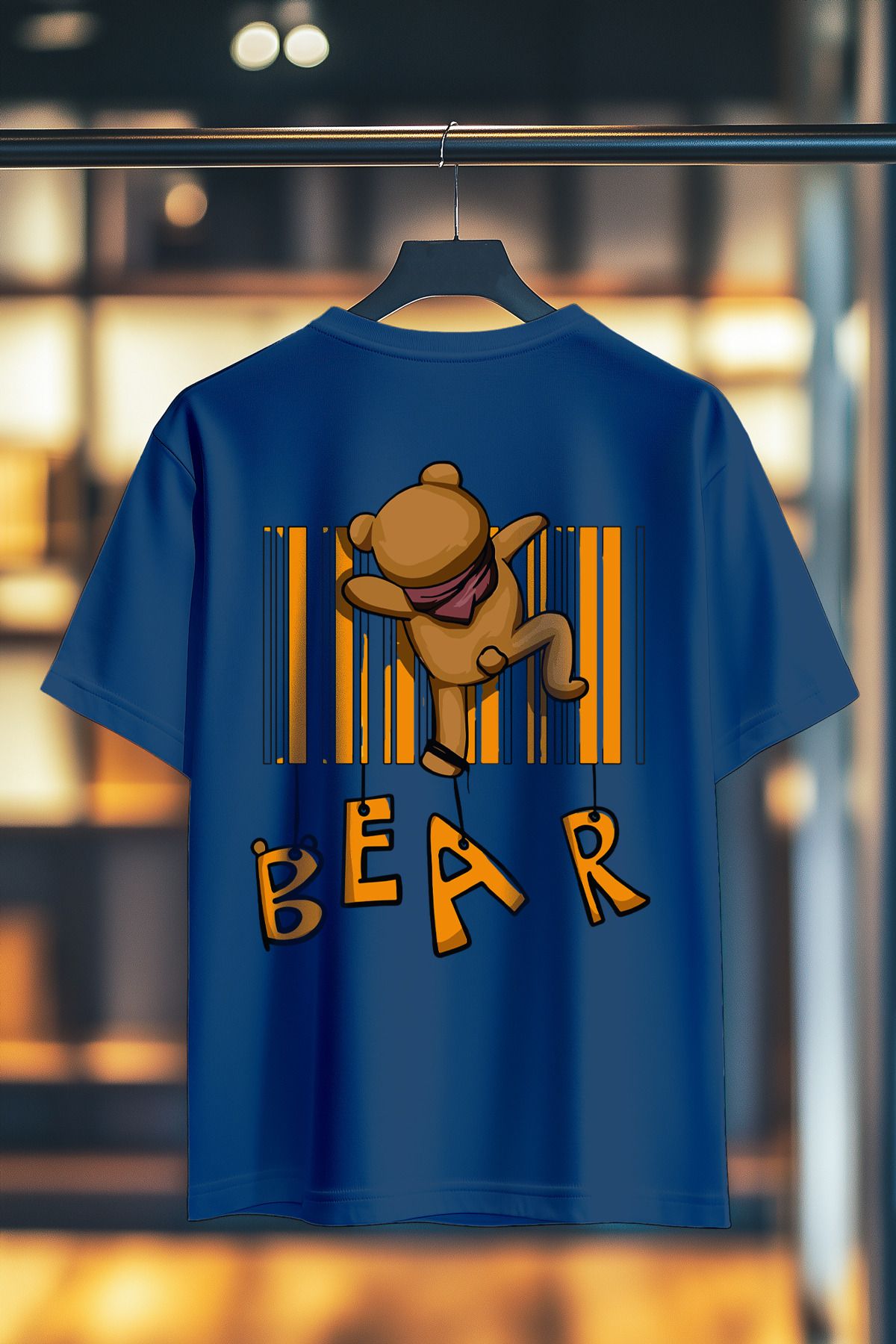 BookOrBook Bear Climbing %100 Pamuk Premium Kalite Sırt Baskılı T-Shirt