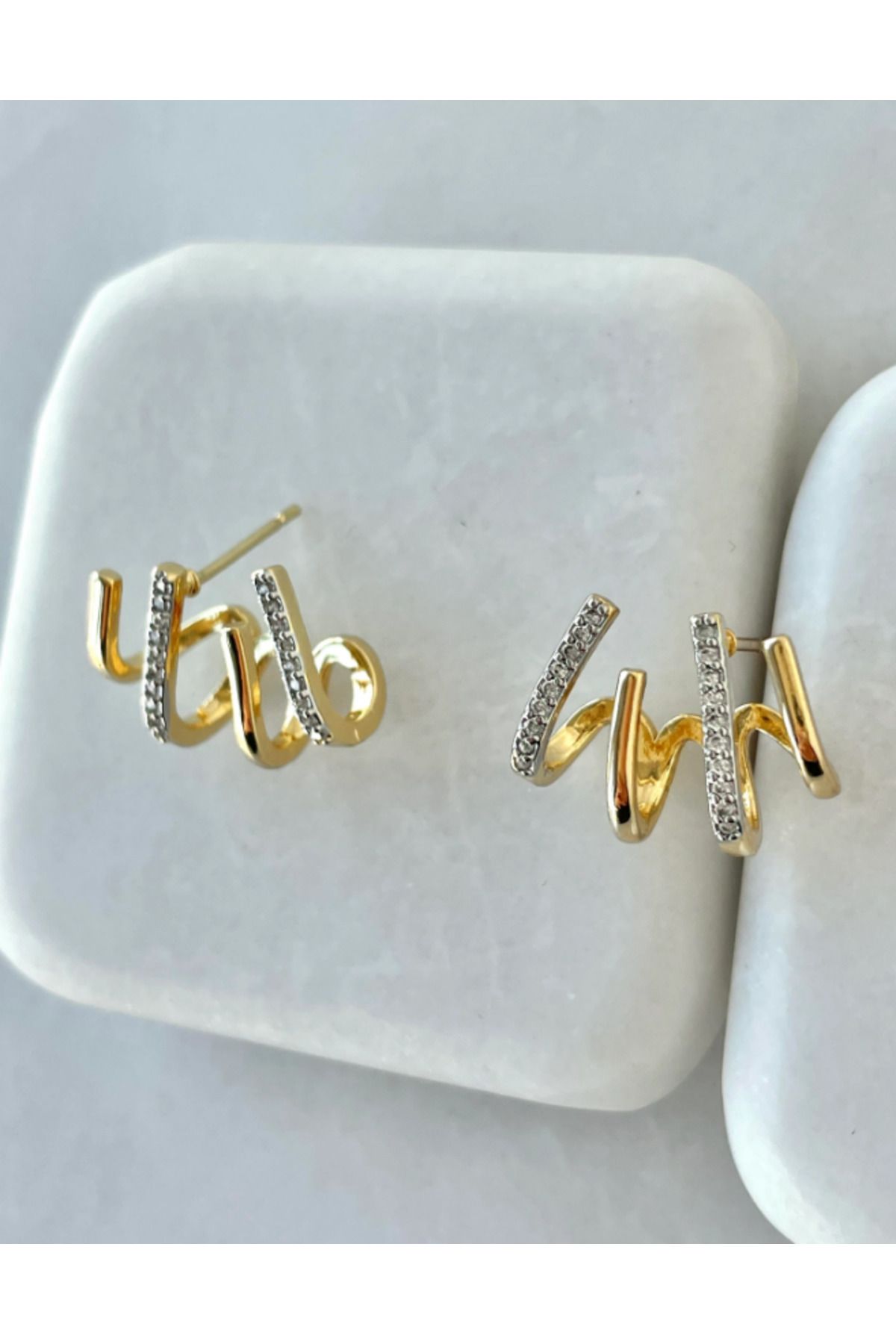 Ervalina Markalı Gold Çelik Küpe – Zirkon Taşlı, Kararmaz Hayalet Model