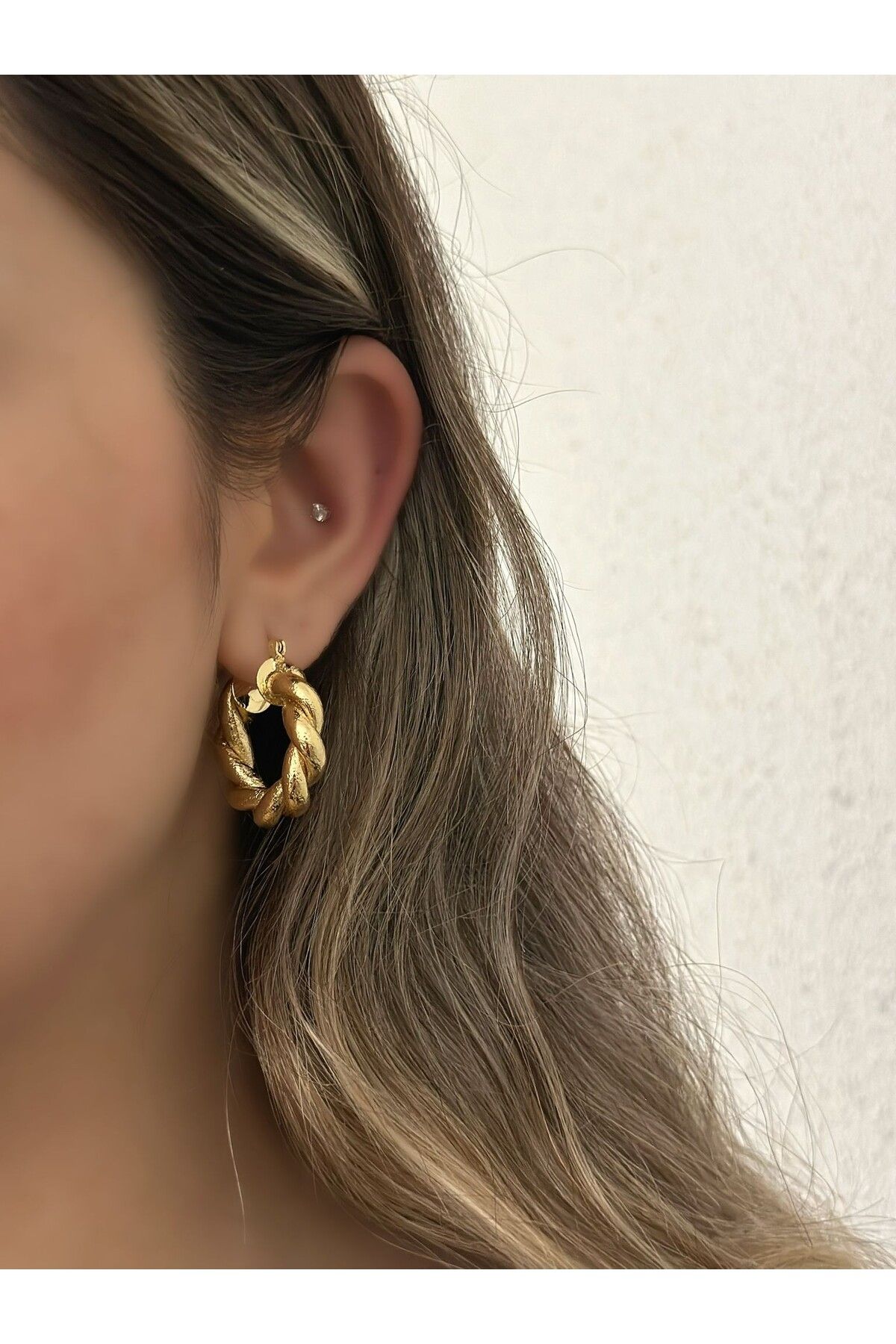 MyladyAccessoriess Burgu Detaylı Çelik Halka Küpe