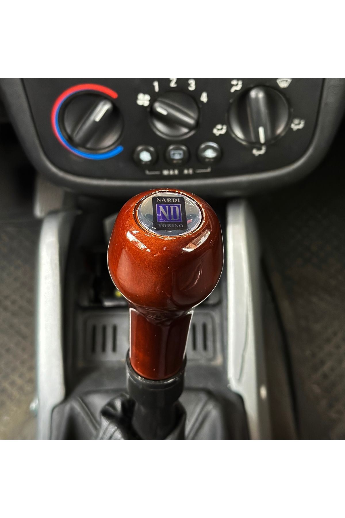 SF Tuning Store Ahşap Vites Topuzu Evrensel Uyumlu Nardi Logolu