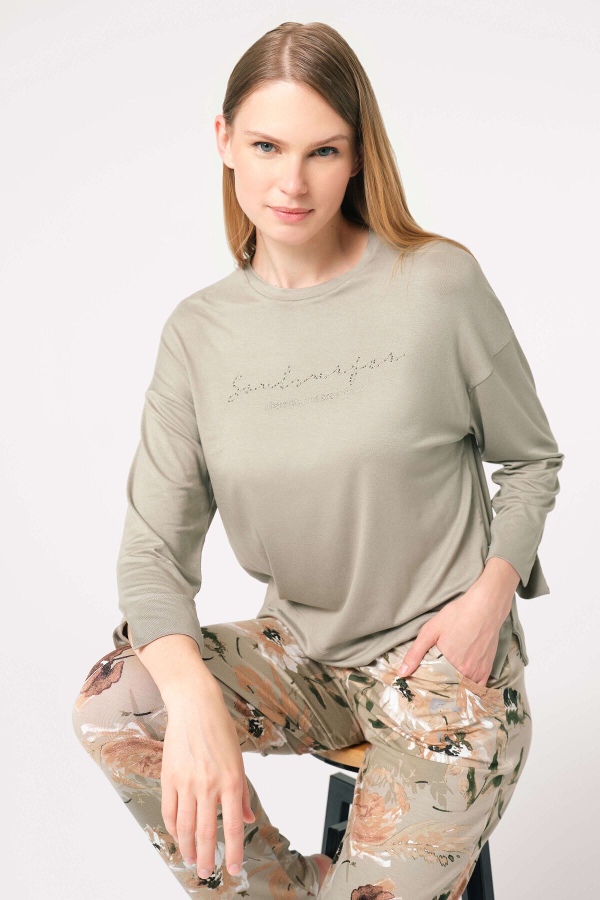 Organza Butik Uzun Kol Bisiklet Yaka Viskon Çiçek Desenli Kışlık Örme Normal Bel Pijama Takımı