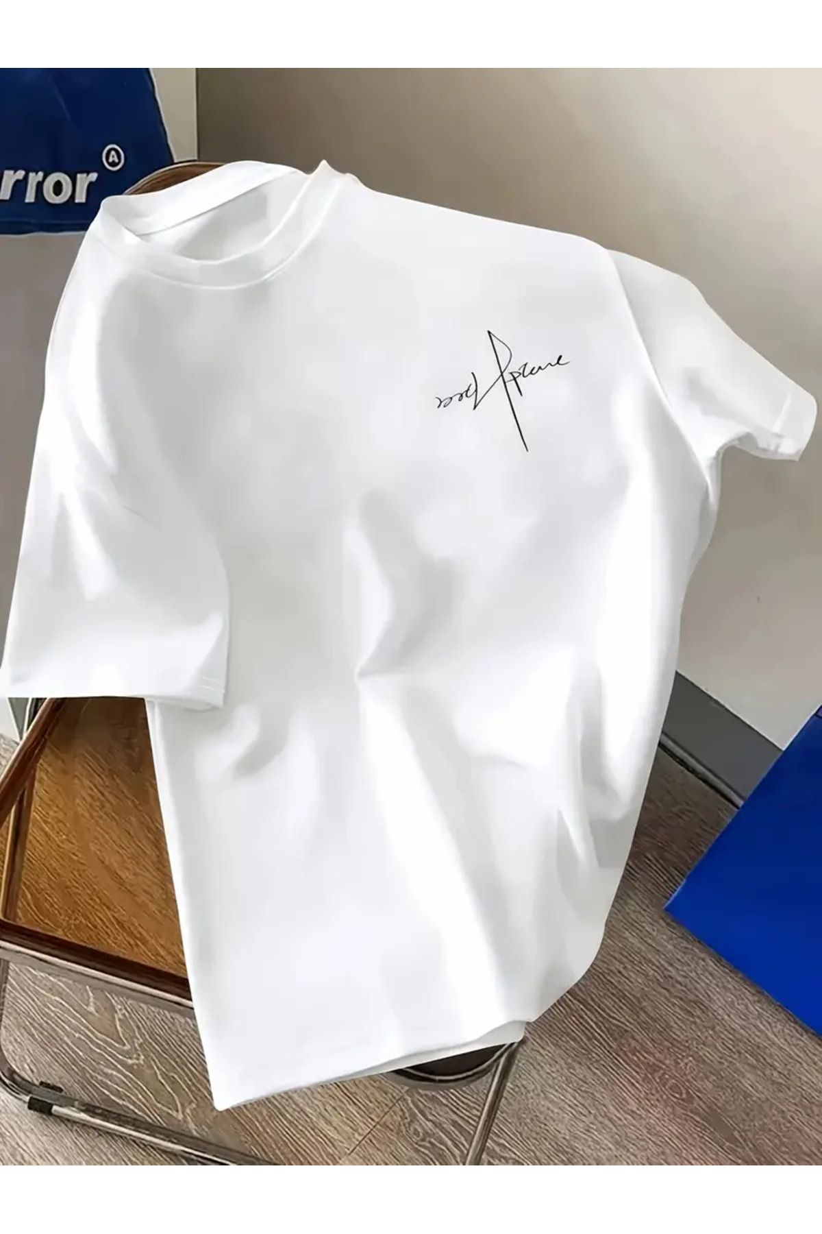 Guillermo Kısa Kollu Beyaz T-Shirt - , Zarif Yazı Baskısı, Yuvarlak Yaka,