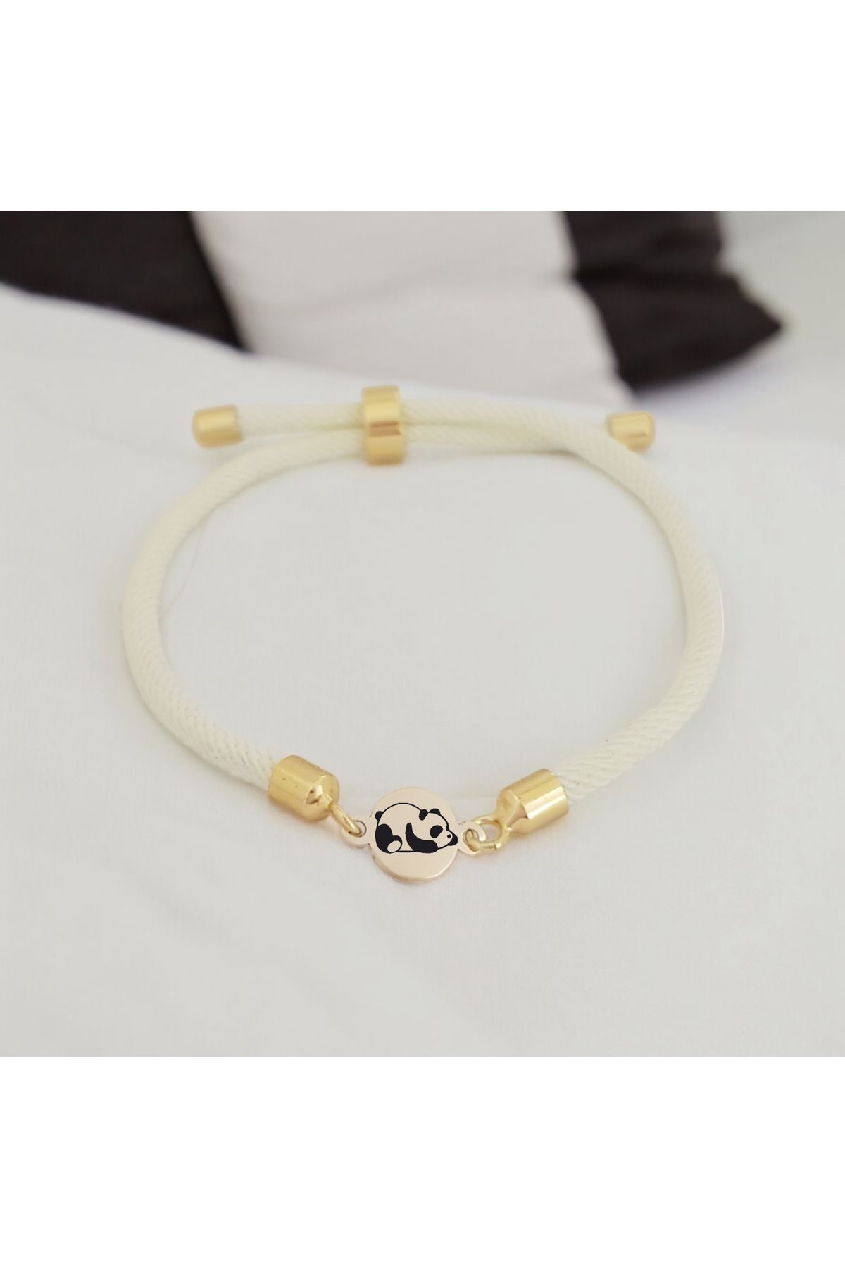 ARCHINO GOLD Panda Temalı 14 Ayar Altın Plakalı Yuvarlak Motifli Örgü İpli Hediye Bileklik-476sembol-beyaz