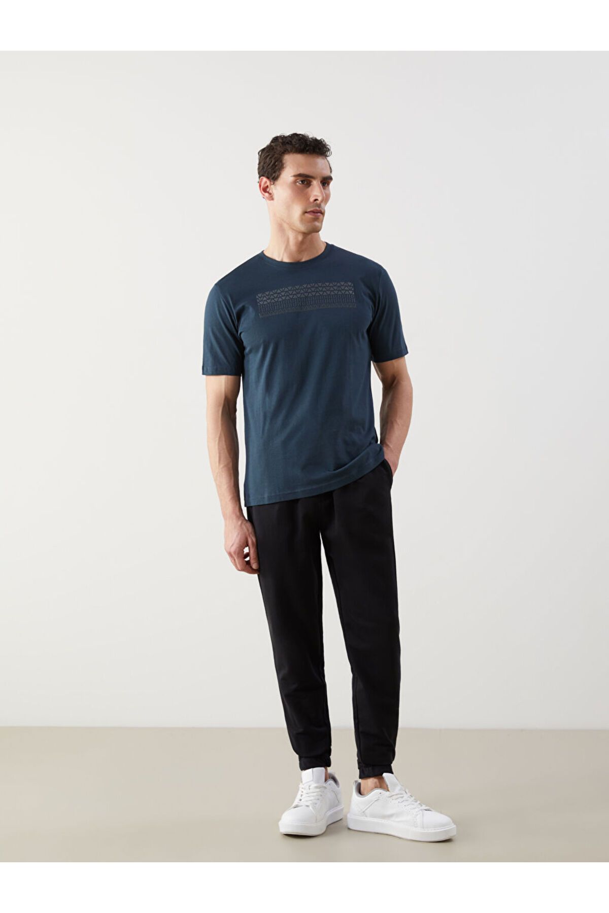 LC Waikiki LCW ECO Siyah Standart Kalıp Erkek Jogger Eşofman Altı S5GY27Z8NVY25