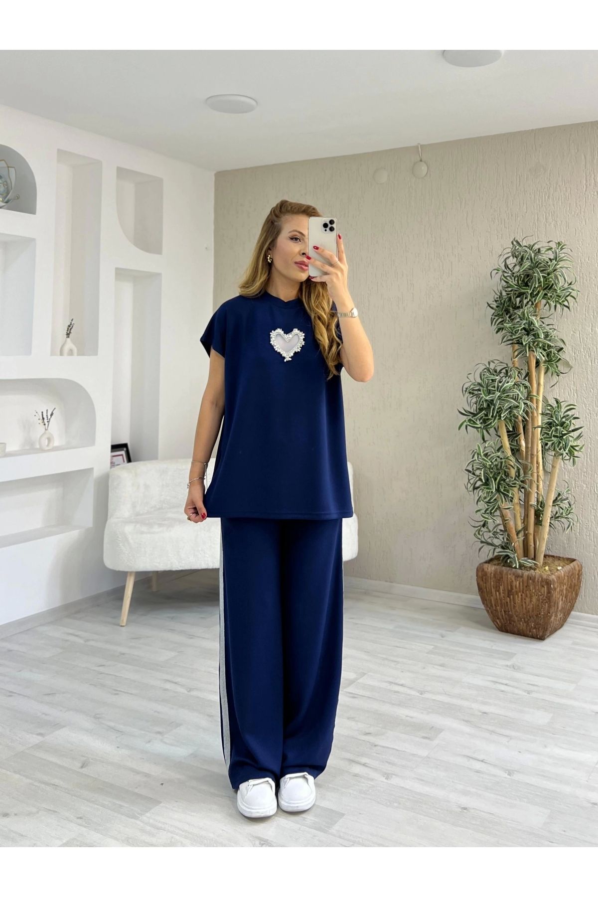 İrka Moda Modal Kumaş Aksesuar Detay Şeritli Takım Lacivert