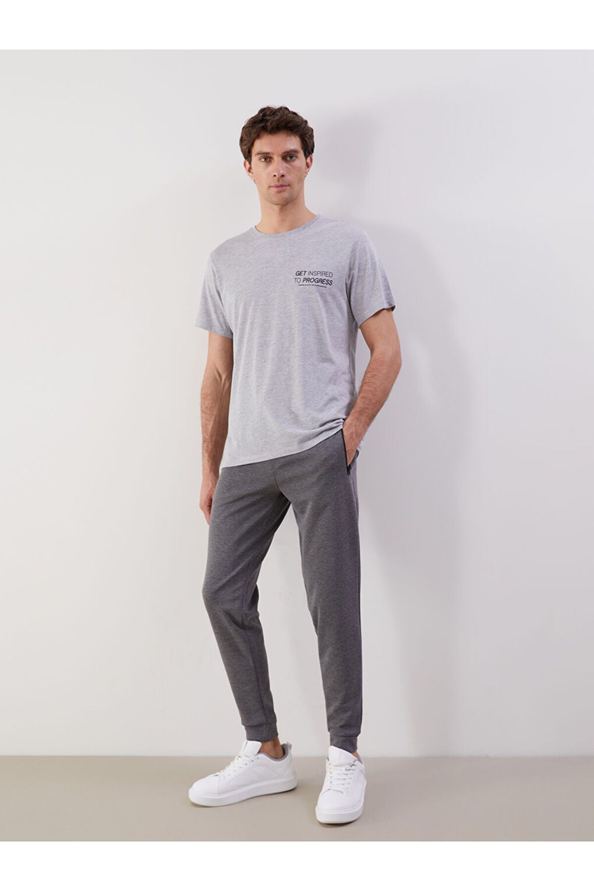 LC Waikiki LCWAIKIKI Classic Antrasit Standart Kalıp Erkek Jogger Eşofman Altı S5JU10Z8NVY25