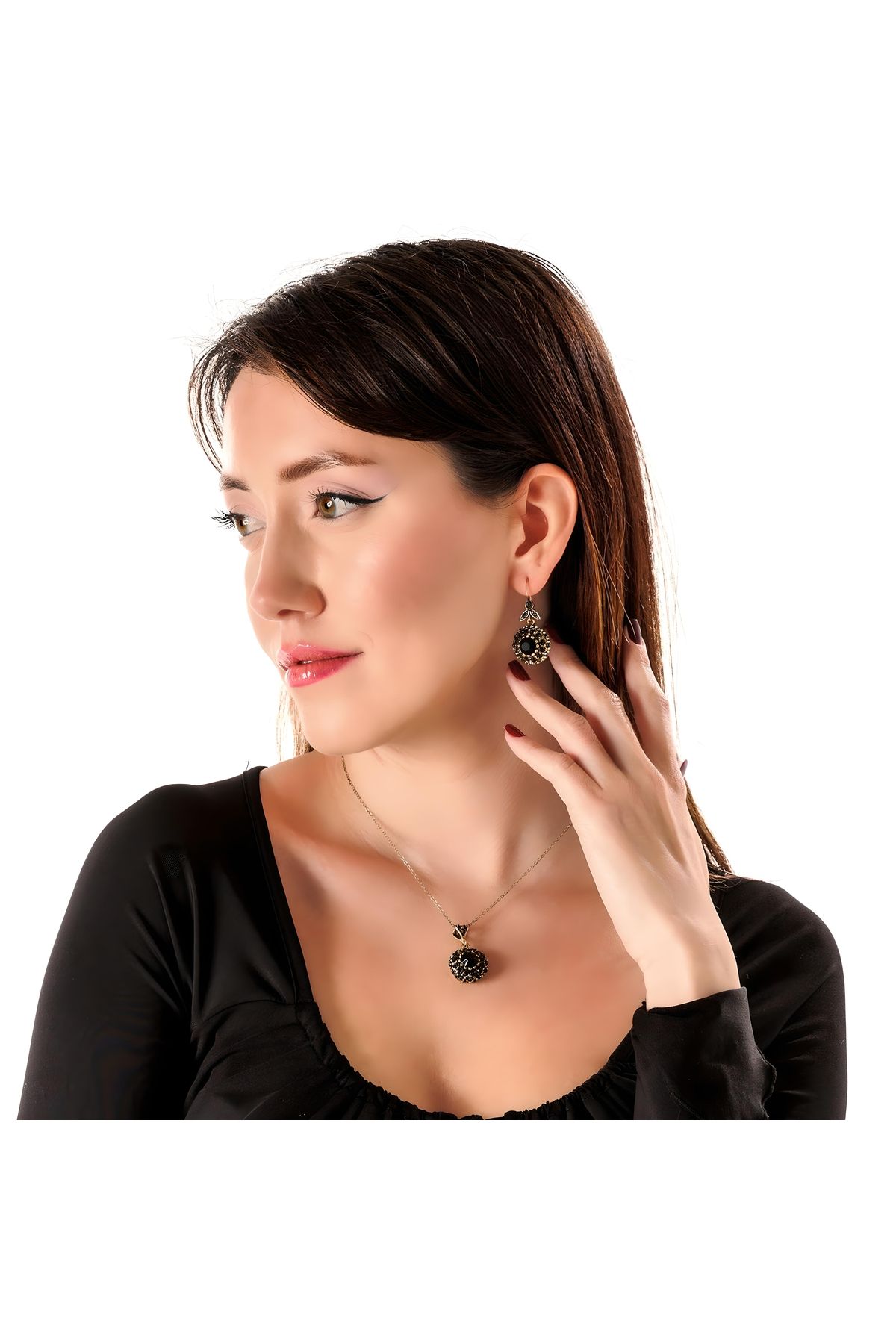 Atelier LEO Handmade Jewellery KRALİYET ÇEHRESİ SİYAH KÜPE KOLYE TAKIM BAKIR EL YAPIMI KRİSTAL TAŞLI KARARMA YAPMAZ KADIN TAKI SETİ