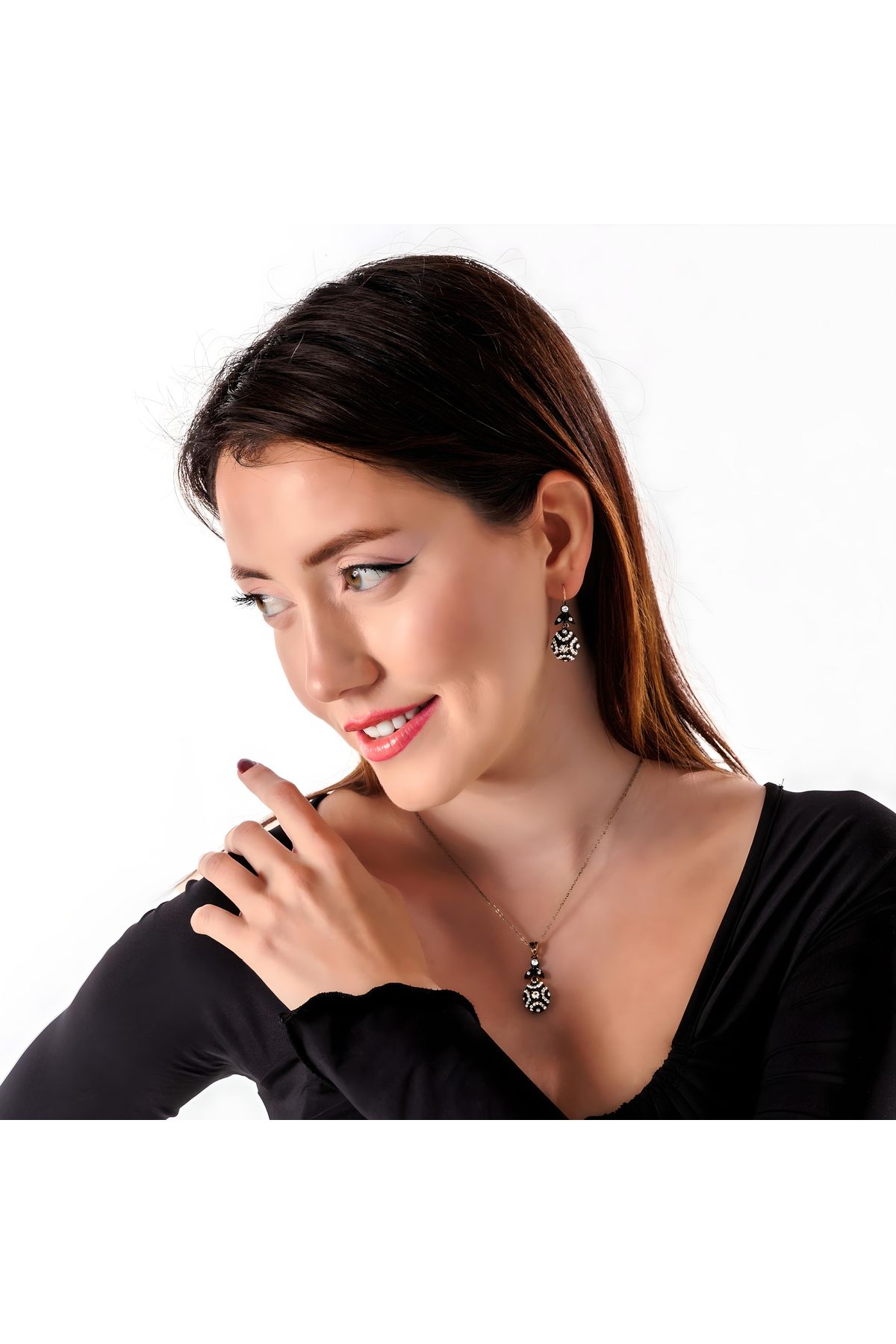 Atelier LEO Handmade Jewellery YILDIZ GÖZYAŞI KÜPE KOLYE TAKIM BAKIR EL YAPIMI KRİSTAL TAŞLI KARARMA YAPMAZ KADIN TAKI SETİ