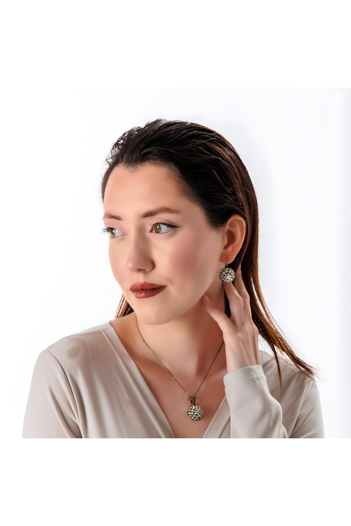 Atelier LEO Handmade Jewellery MEGA IŞILTI KÜPE KOLYE TAKIM BAKIR EL YAPIMI KRİSTAL TAŞLI KARARMA YAPMAZ KADIN TAKI SETİ