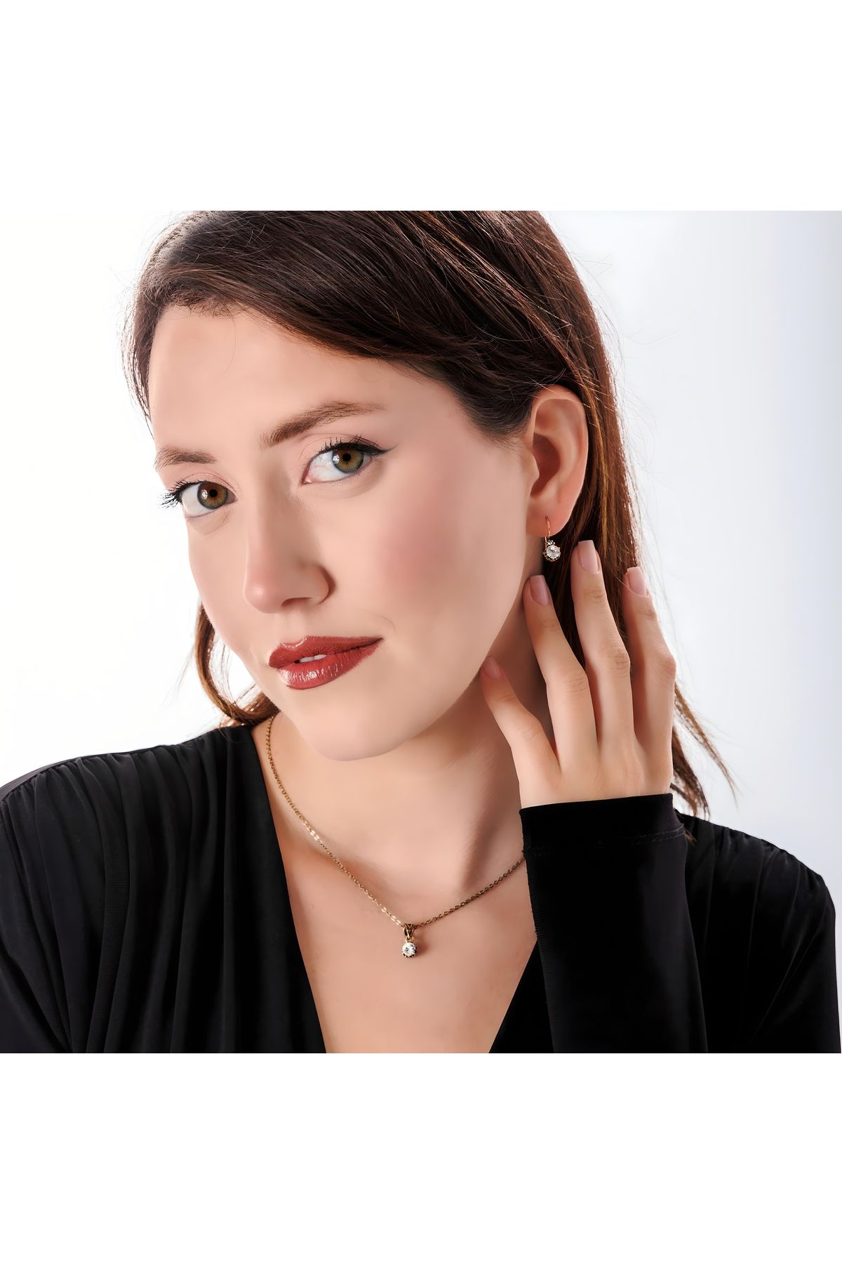 Atelier LEO Handmade Jewellery KLASİK GÜVERSELİ MİNİ TEKTAŞ TAKIM BAKIR EL YAPIMI KRİSTAL TAŞLI KARARMA YAPMAZ KADIN TAKI SETİ