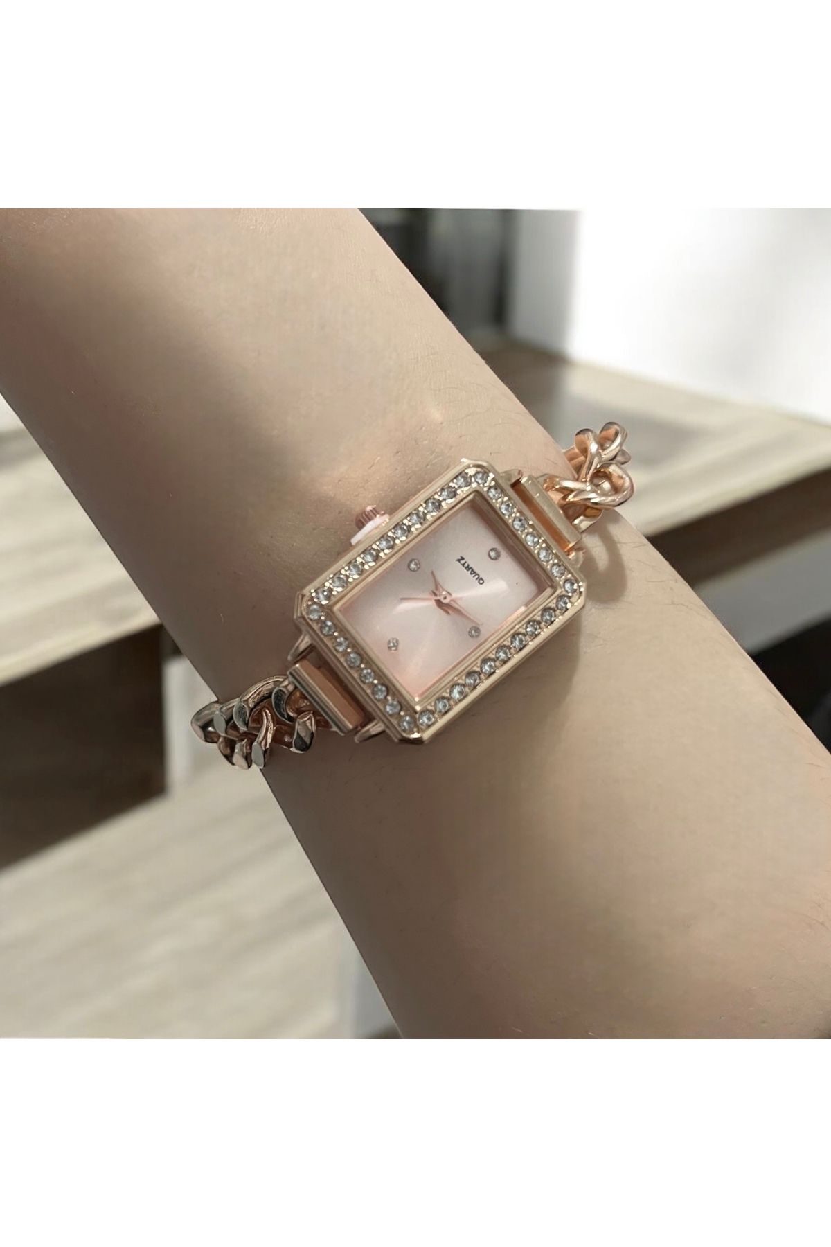 HNG JEWELRY KADIN ŞIK VİNTAGE ZİNCİR DETAYLI KOL SAATİ