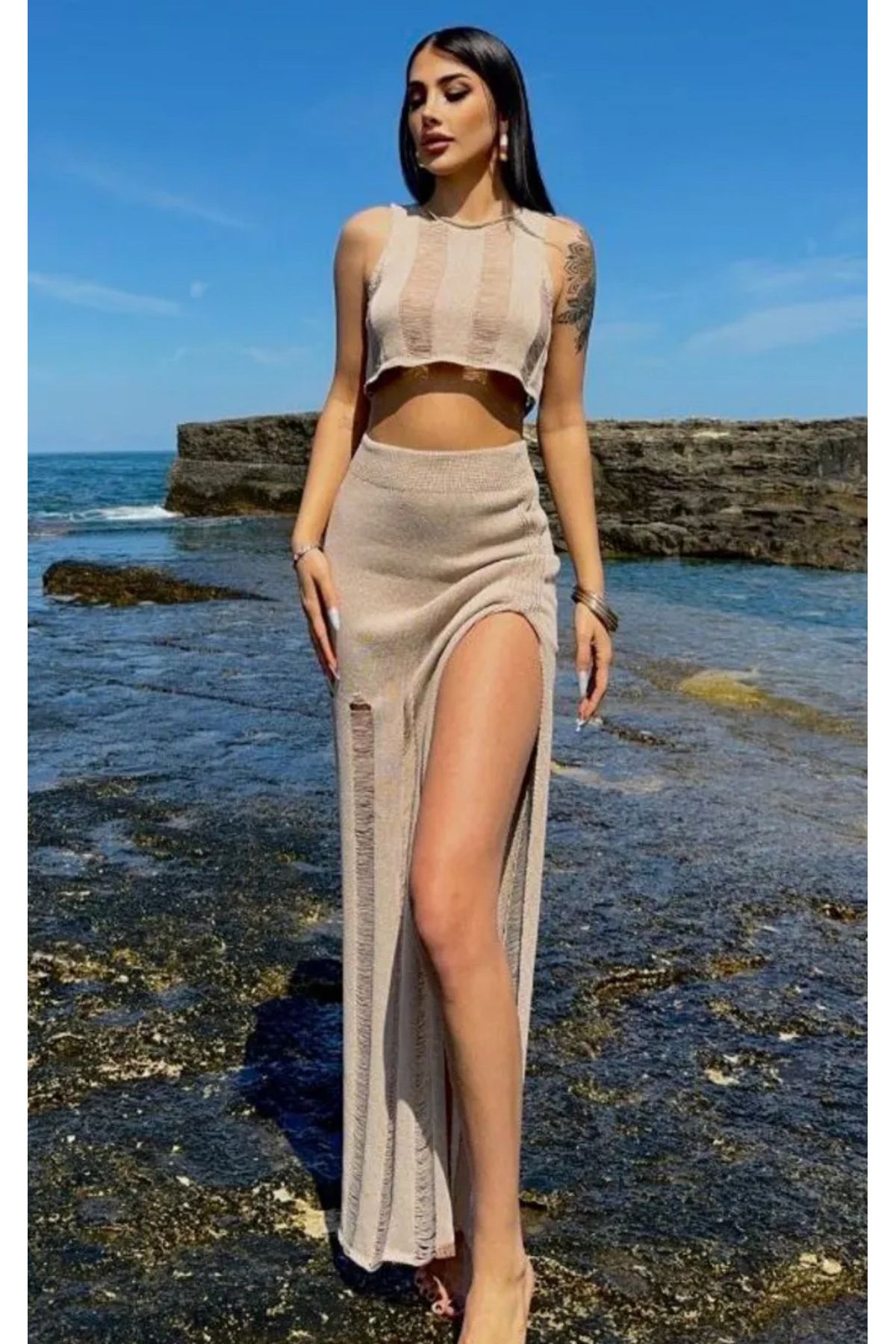 Noi Belis Ajurlu/Delikli Crop Bluz Yırtmaç Detaylı Maxi Boy Etek Yazlık Takım SS25AU0012