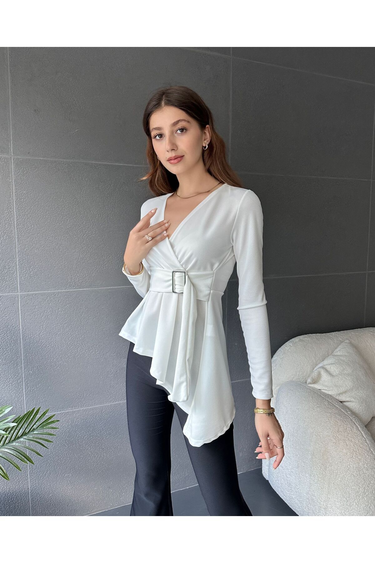 Pink Stil Asimetrik Kesim Kemer Detaylı Bluz