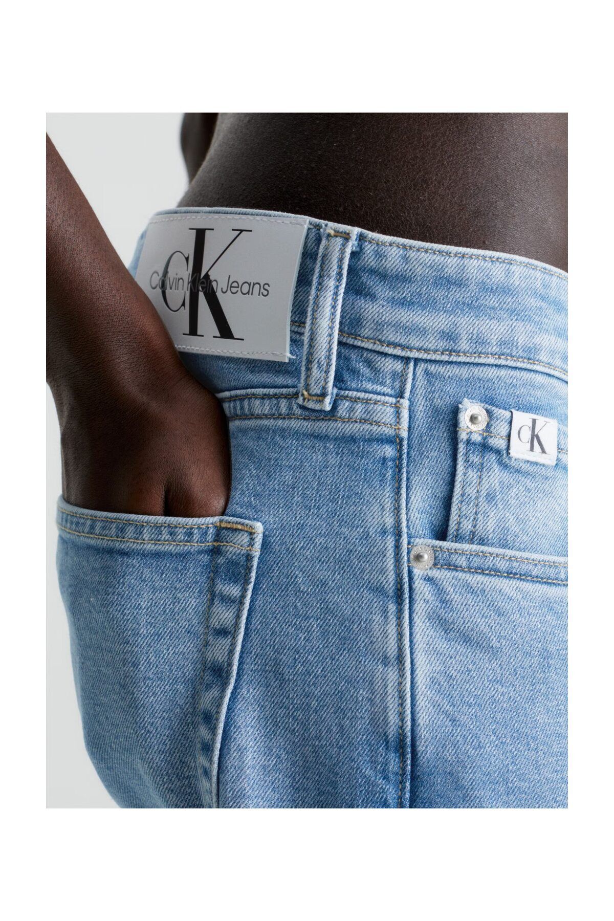Calvin Klein-ŠTÍHLÝ ZÚŽENÍ 4