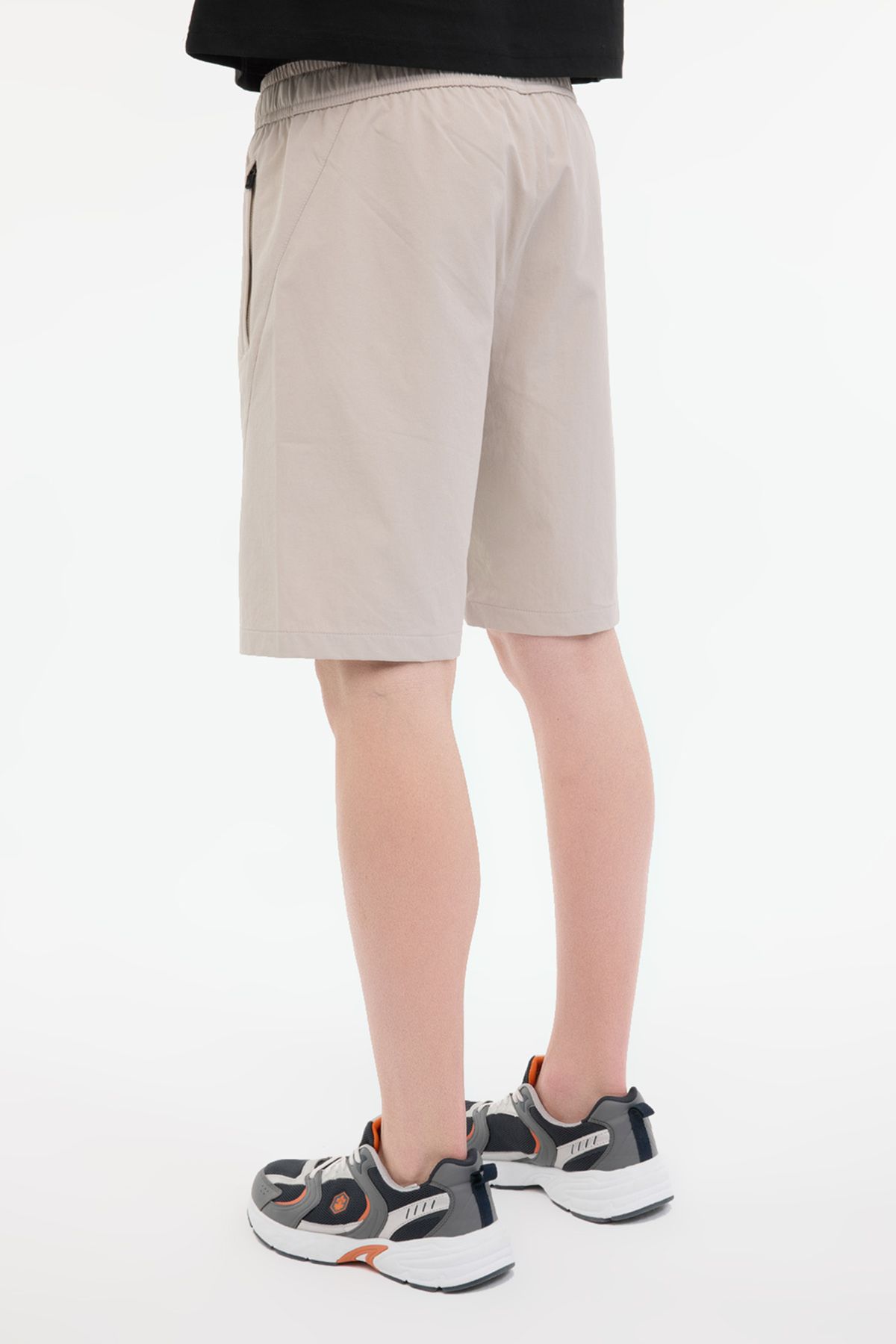 complete the look image